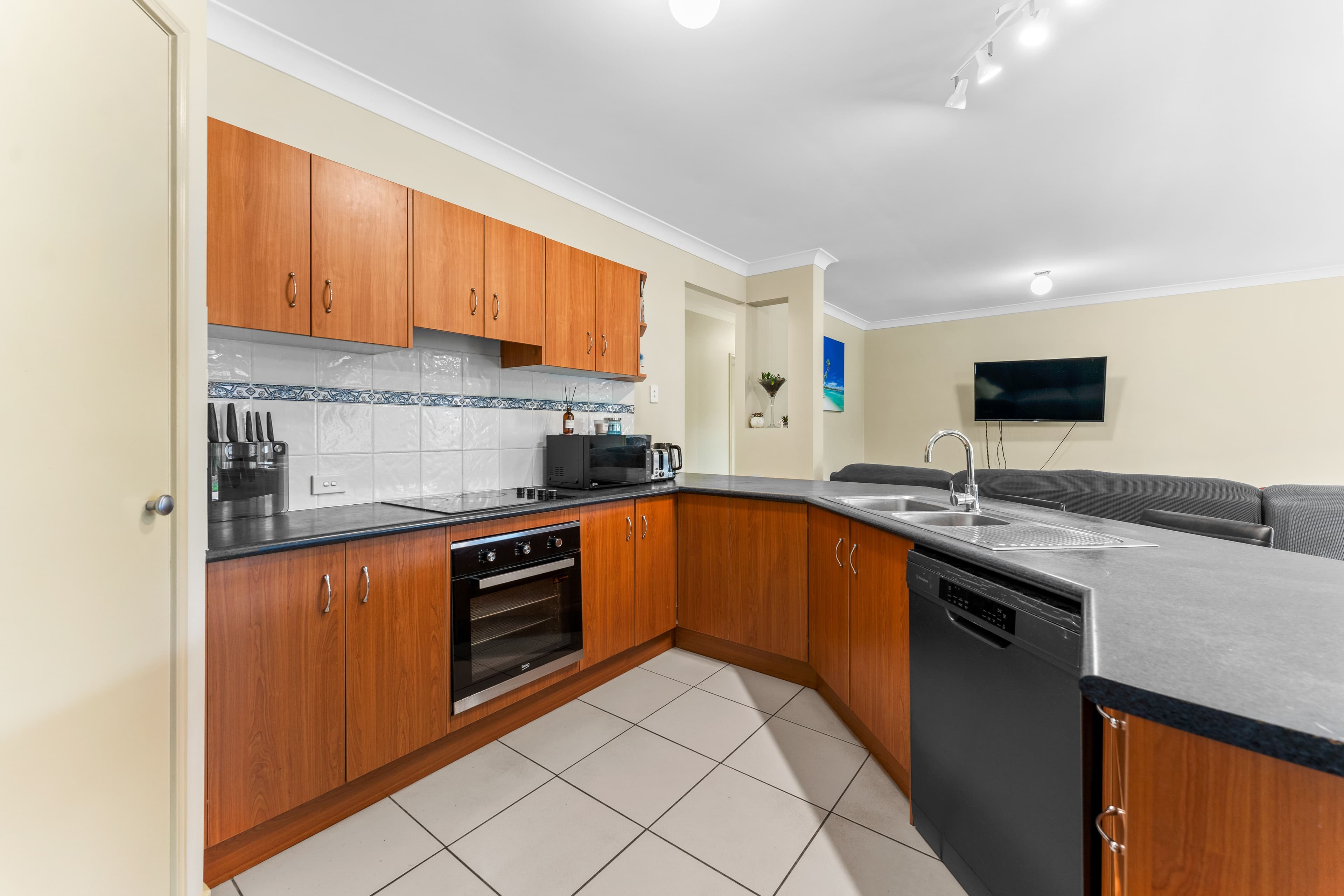 9 Cornell Close, Regents Park QLD 4118, Regents Park - Thumbnail 6