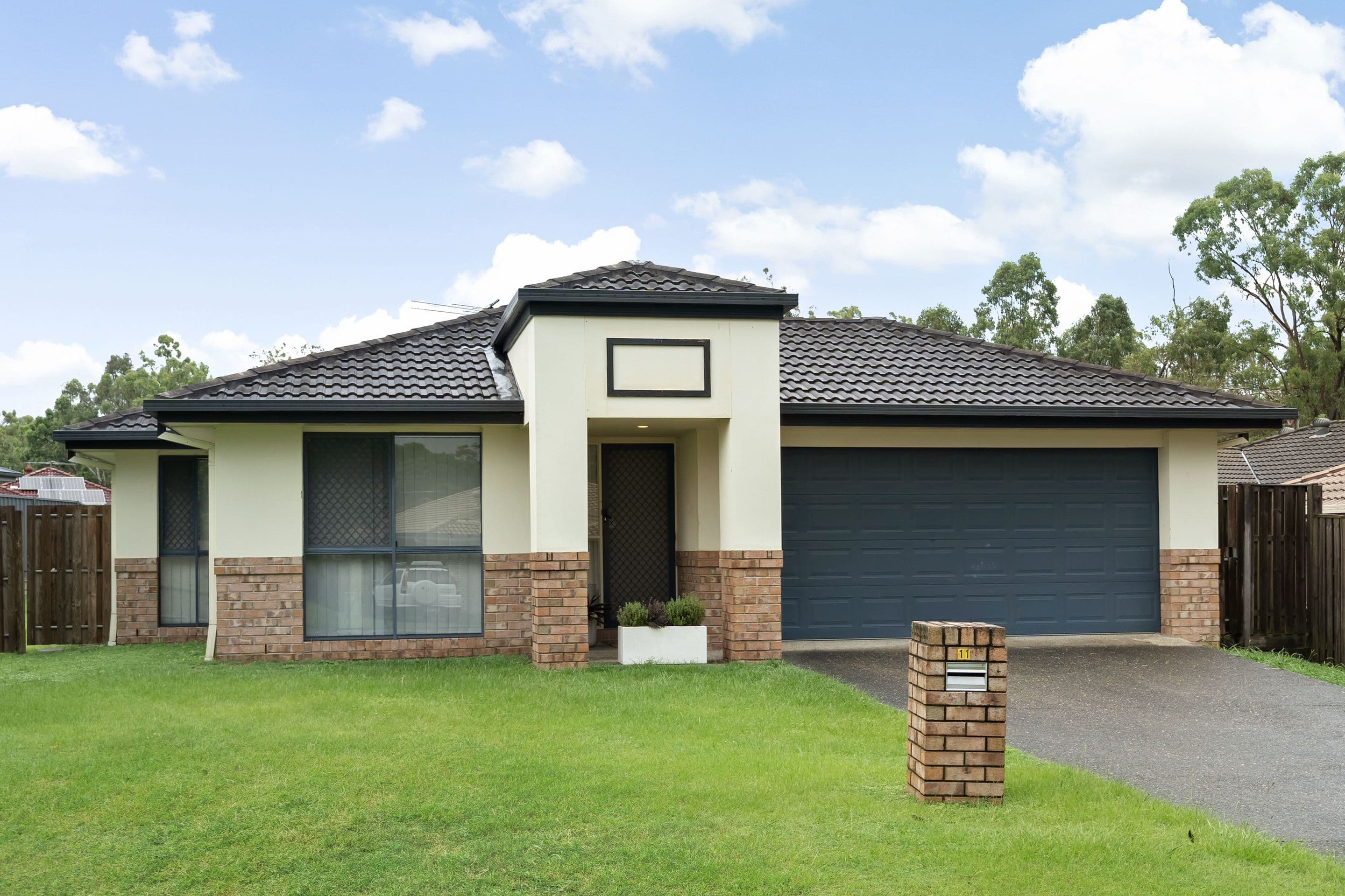 11 Courtney Close, Heritage Park QLD 4118, Heritage Park - Image 1