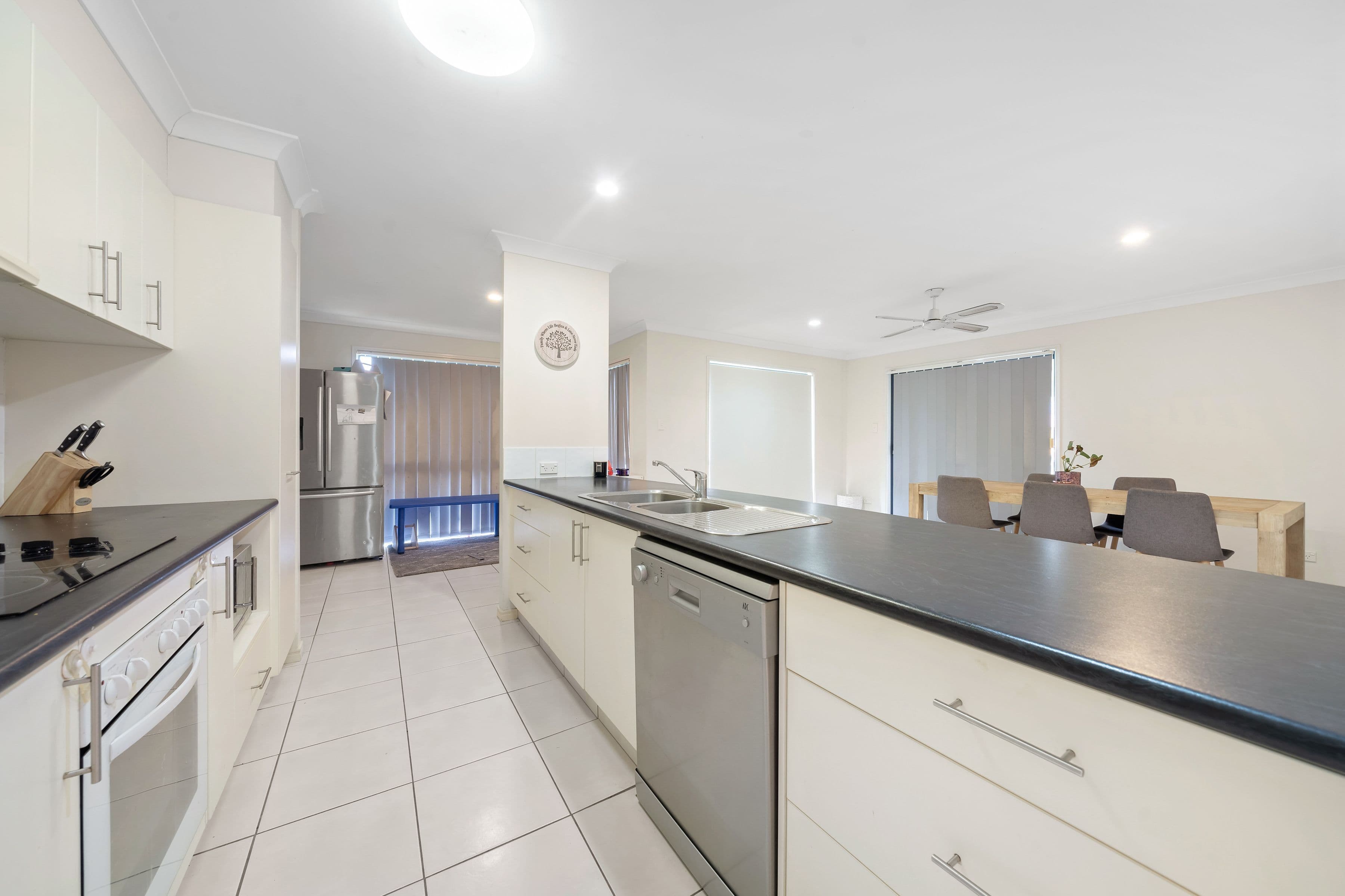11 Courtney Close, Heritage Park QLD 4118, Heritage Park - Thumbnail 6
