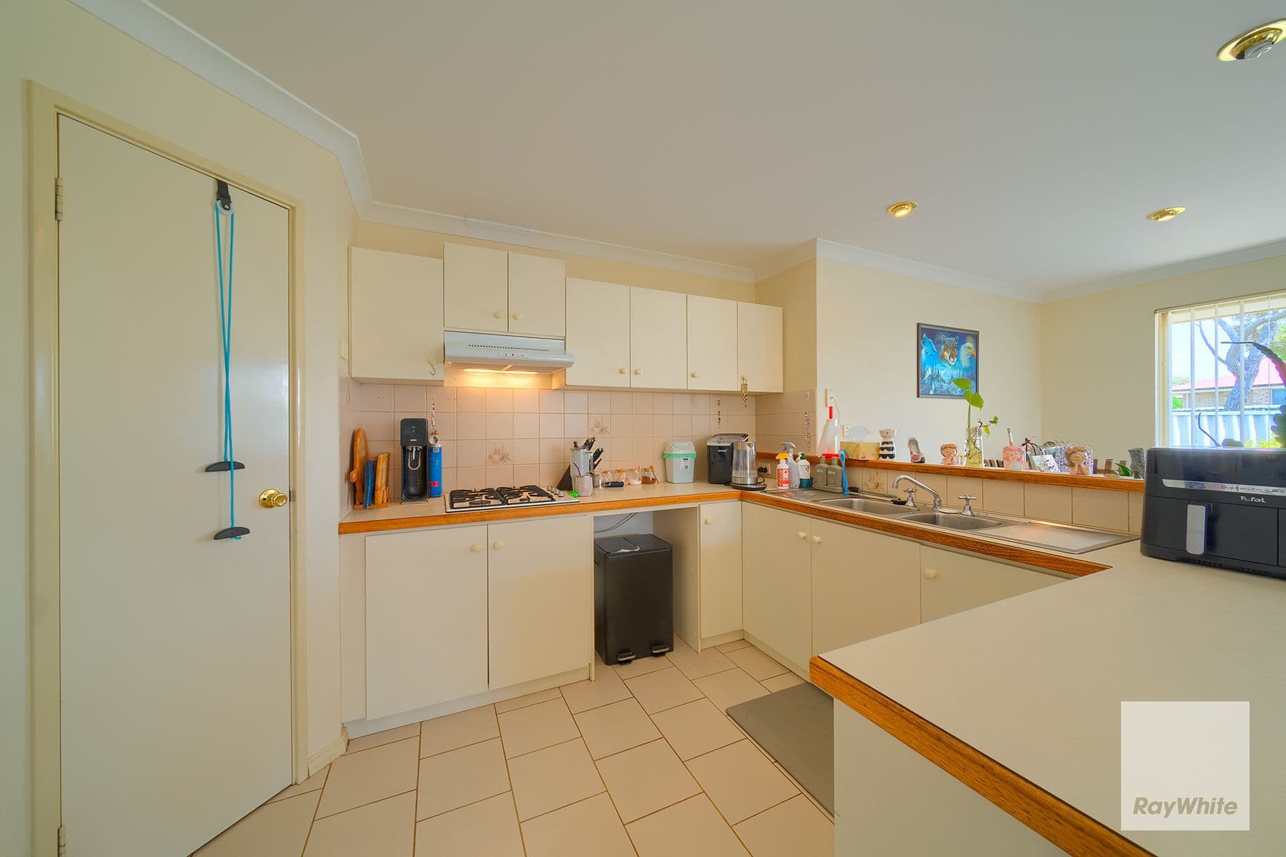 52 Sierra Crescent, Orana WA 6330, Orana - Thumbnail 6