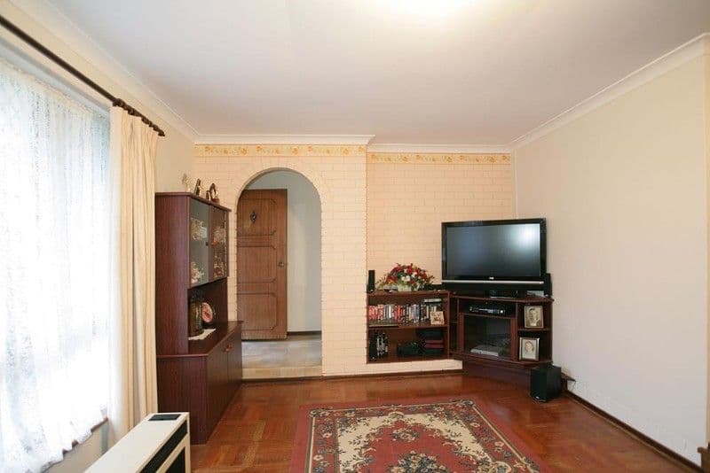 11 Gascoyne Drive, GOSNELLS WA 6110, Gosnells - Thumbnail 4