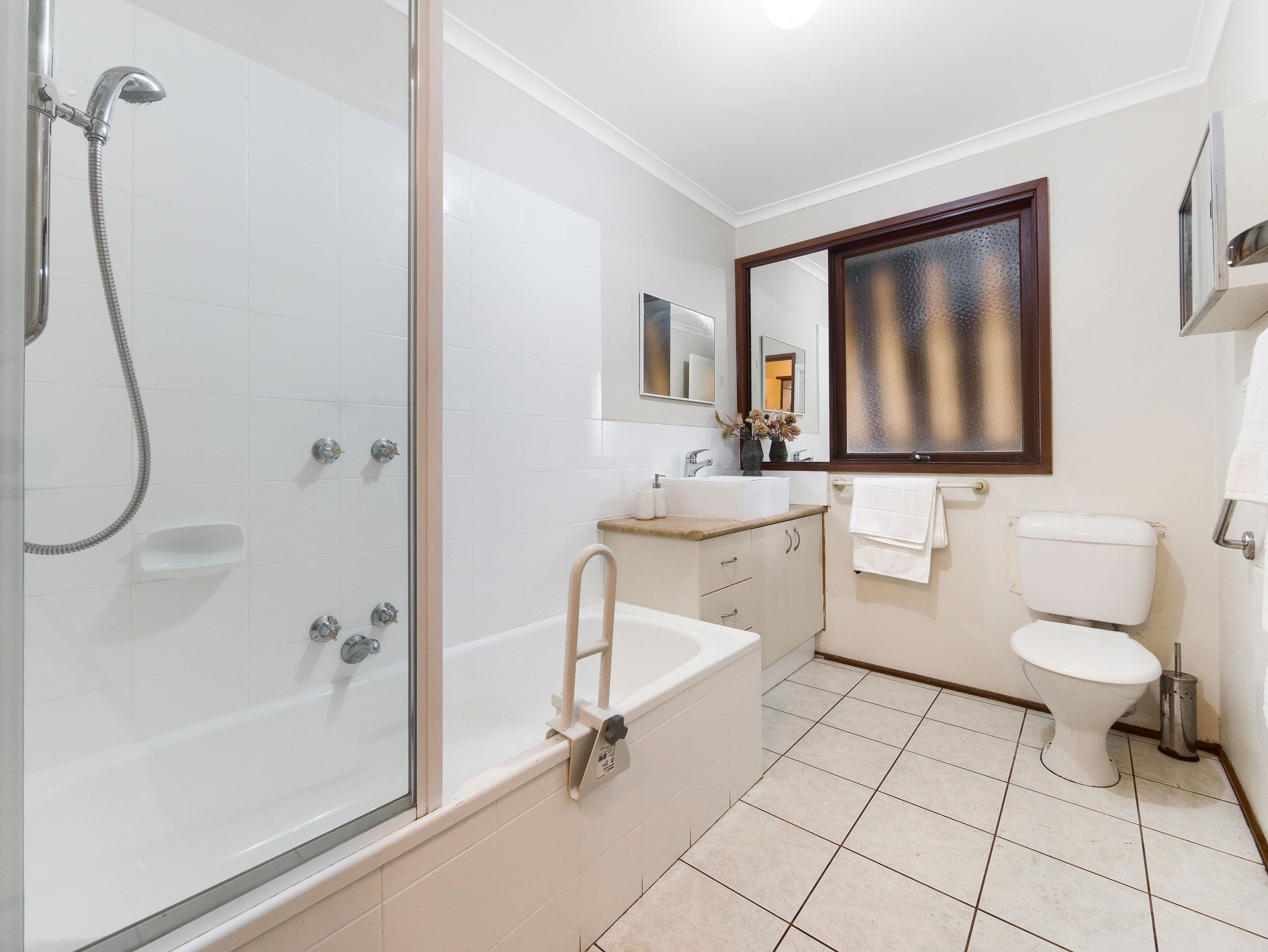 9 Aisbett Avenue, Wantirna South VIC 3152, Wantirna South - Thumbnail 5
