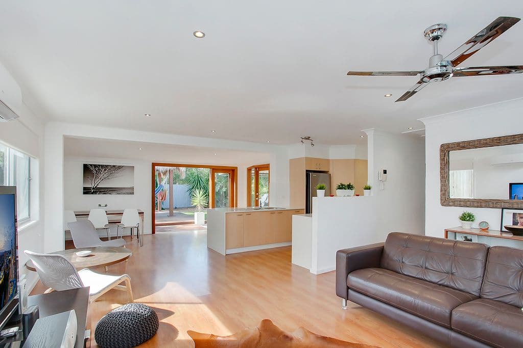 32 Allambi Avenue, Broadbeach Waters QLD 4218, Broadbeach Waters - Image 1