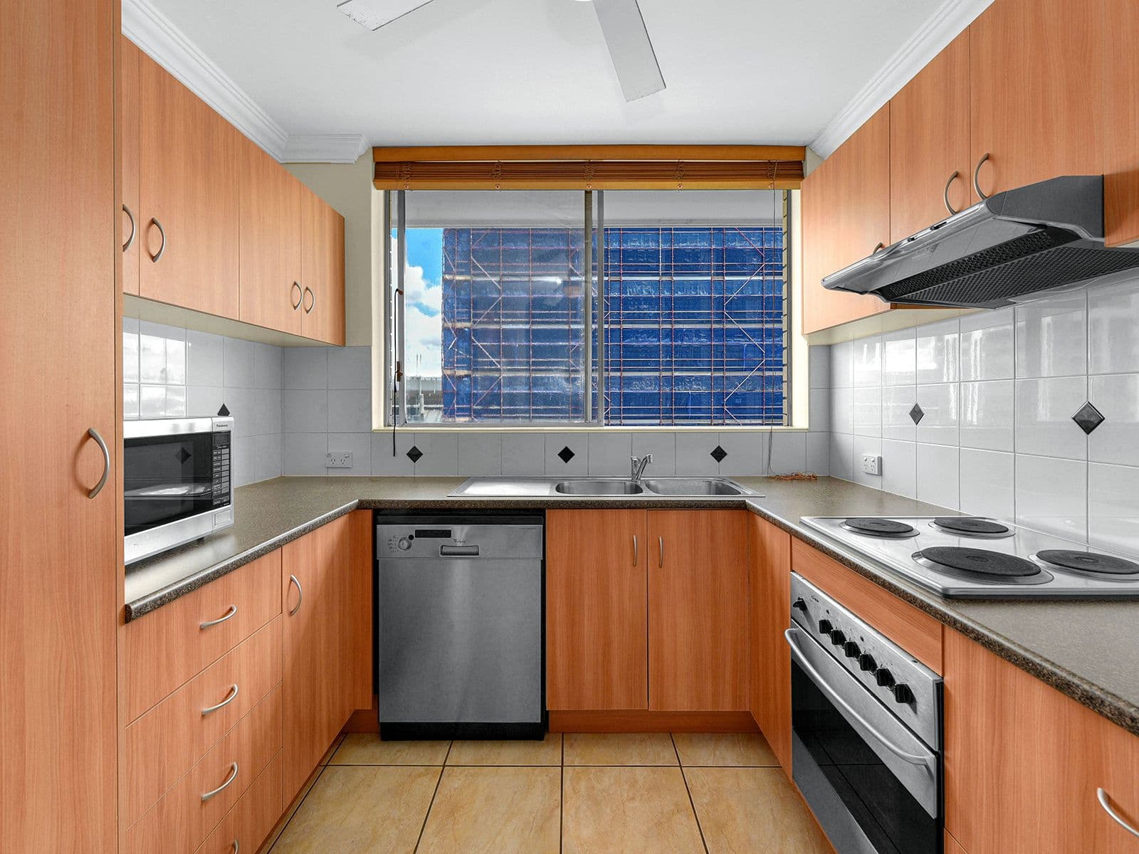 32 Duke Street, Kangaroo Point QLD 4169, Kangaroo Point - Thumbnail 2