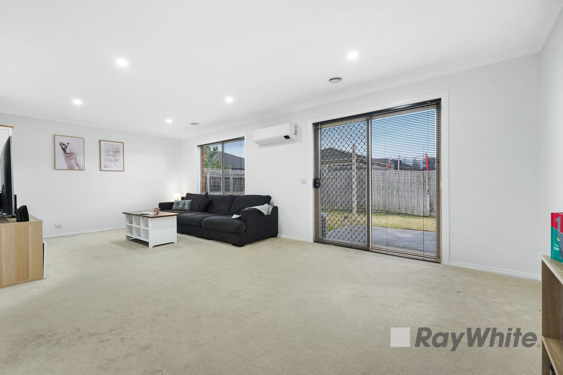 8 Heidi Court, Pakenham VIC 3810, Pakenham - Thumbnail 2