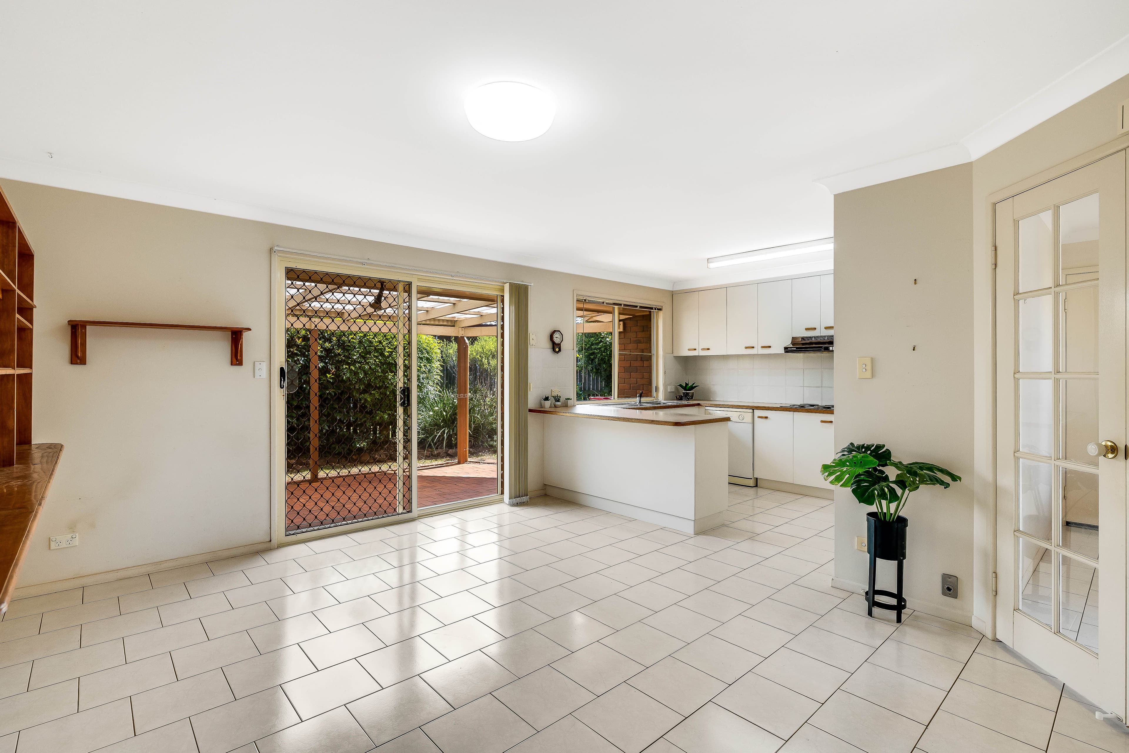 3 Suzanne Court, Kearneys Spring QLD 4350, Kearneys Spring - Thumbnail 2