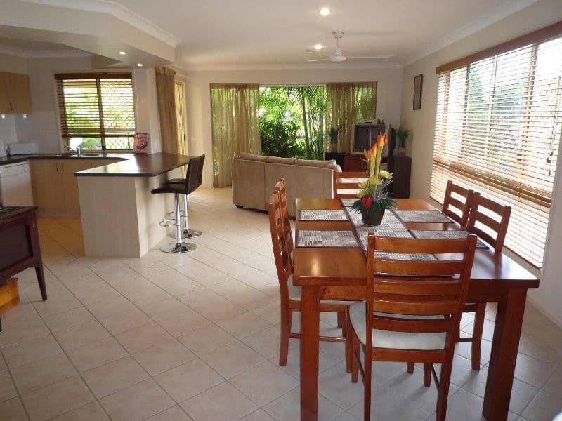 27 Tiger Drive, ARUNDEL QLD 4214, Arundel - Thumbnail 6