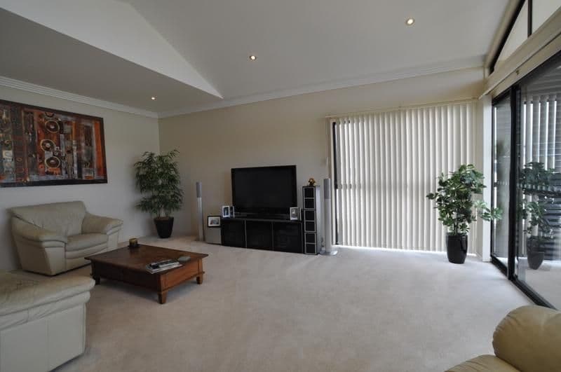 32 Convery Crescent, HIGHLAND PARK QLD 4211, Highland Park - Thumbnail 7