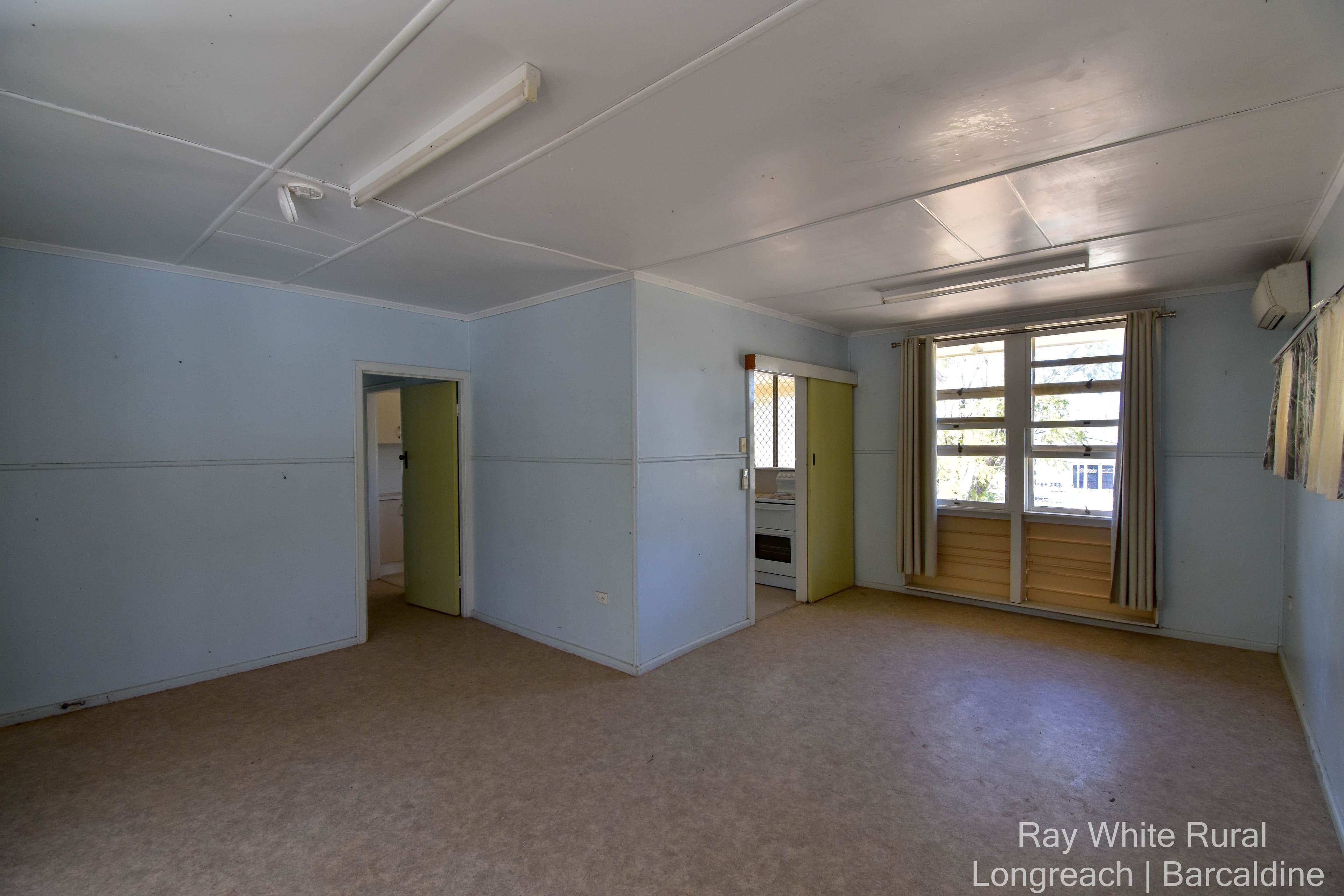 37 Quarrian Road, Longreach QLD 4730, Longreach - Thumbnail 4