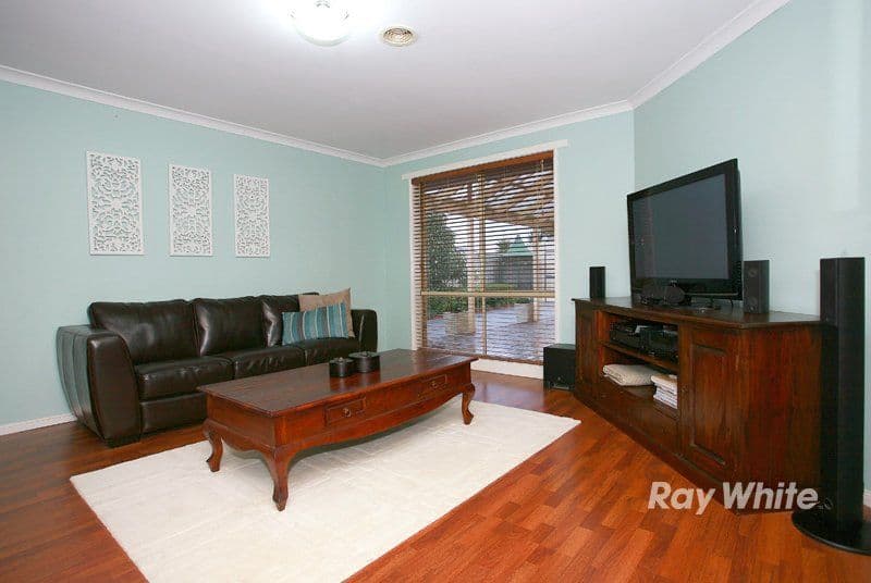 15 Montrose Way, CRANBOURNE VIC 3977, Cranbourne West - Thumbnail 2