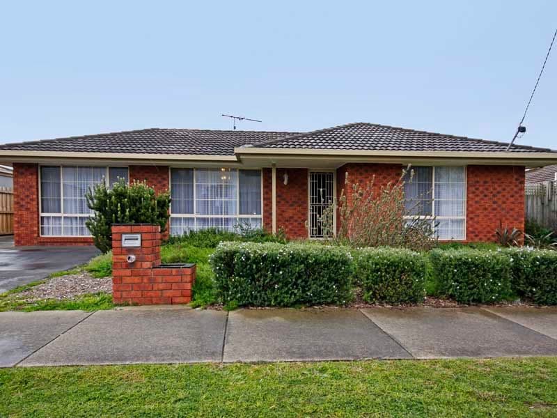 35 Govett Crescent, ST ALBANS PARK VIC 3219, St Albans Park - Image 1
