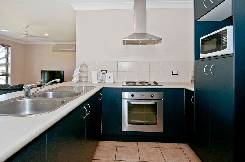 4 Lake Cootharaba Place, Logan Reserve QLD 4133, Logan Reserve - Thumbnail 2