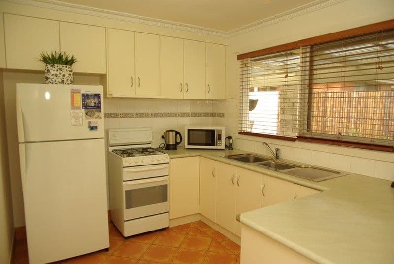 93 Bayshore Avenue, CLIFTON SPRINGS VIC 3222, Clifton Springs - Thumbnail 2