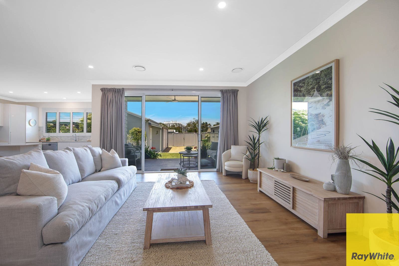 76 Barrenjoey Road, Ettalong Beach NSW 2257, Ettalong Beach - Thumbnail 3