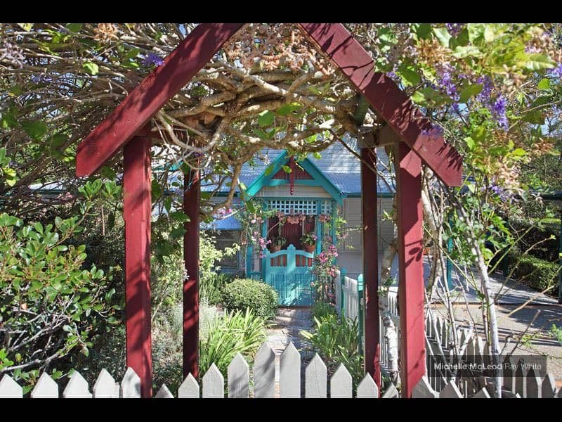24 Hannah Street, MOUNT OMMANEY QLD 4074, Mount Ommaney - Thumbnail 2