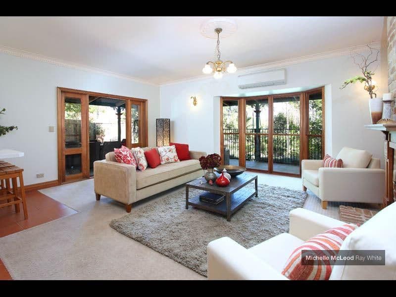 24 Hannah Street, MOUNT OMMANEY QLD 4074, Mount Ommaney - Thumbnail 5