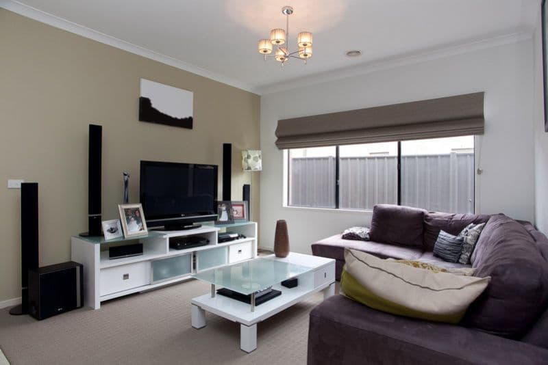15 Paisley Crescent, MERNDA VIC 3754, Mernda - Thumbnail 2