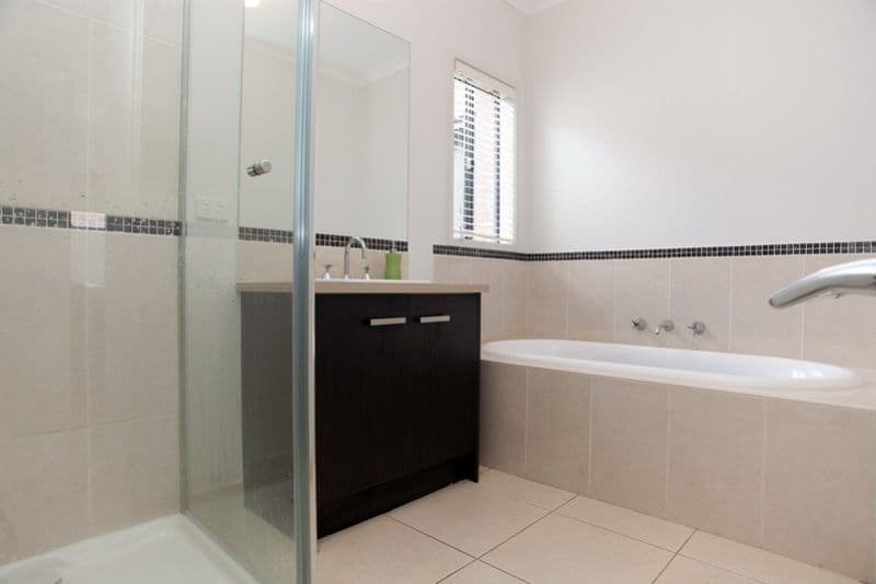 15 Paisley Crescent, MERNDA VIC 3754, Mernda - Thumbnail 5