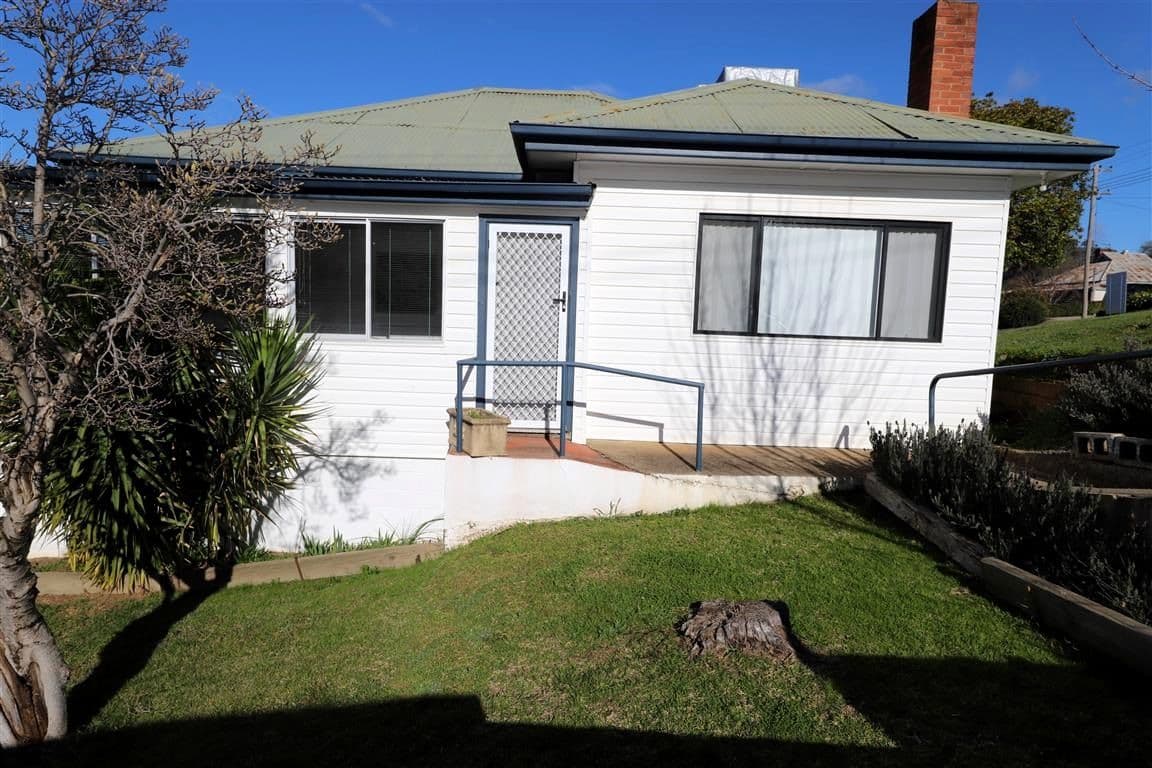 56 Carey Street, Tumut NSW 2720, Tumut - Thumbnail 2
