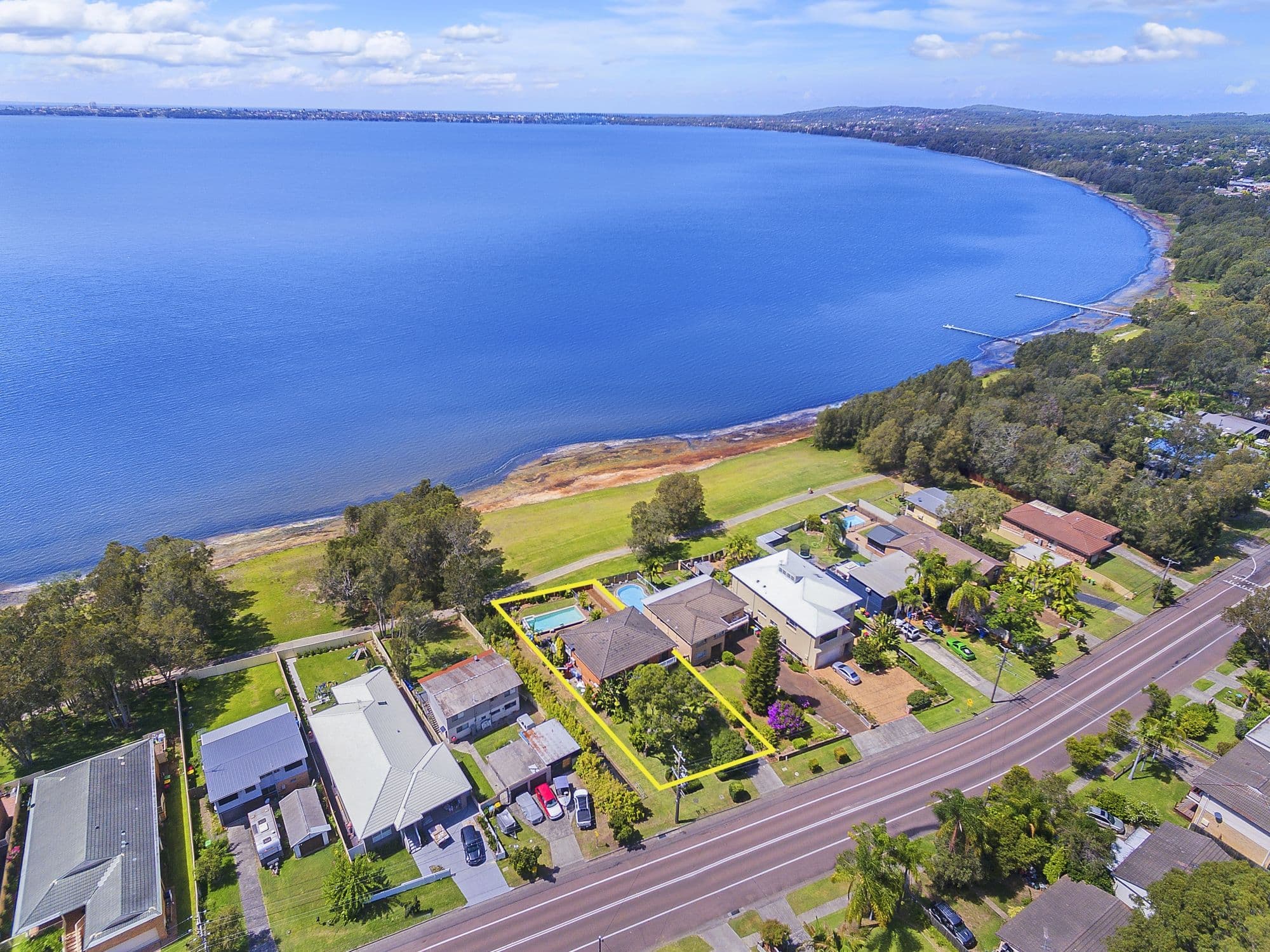 285 Lakedge Avenue, Berkeley Vale - Thumbnail 2