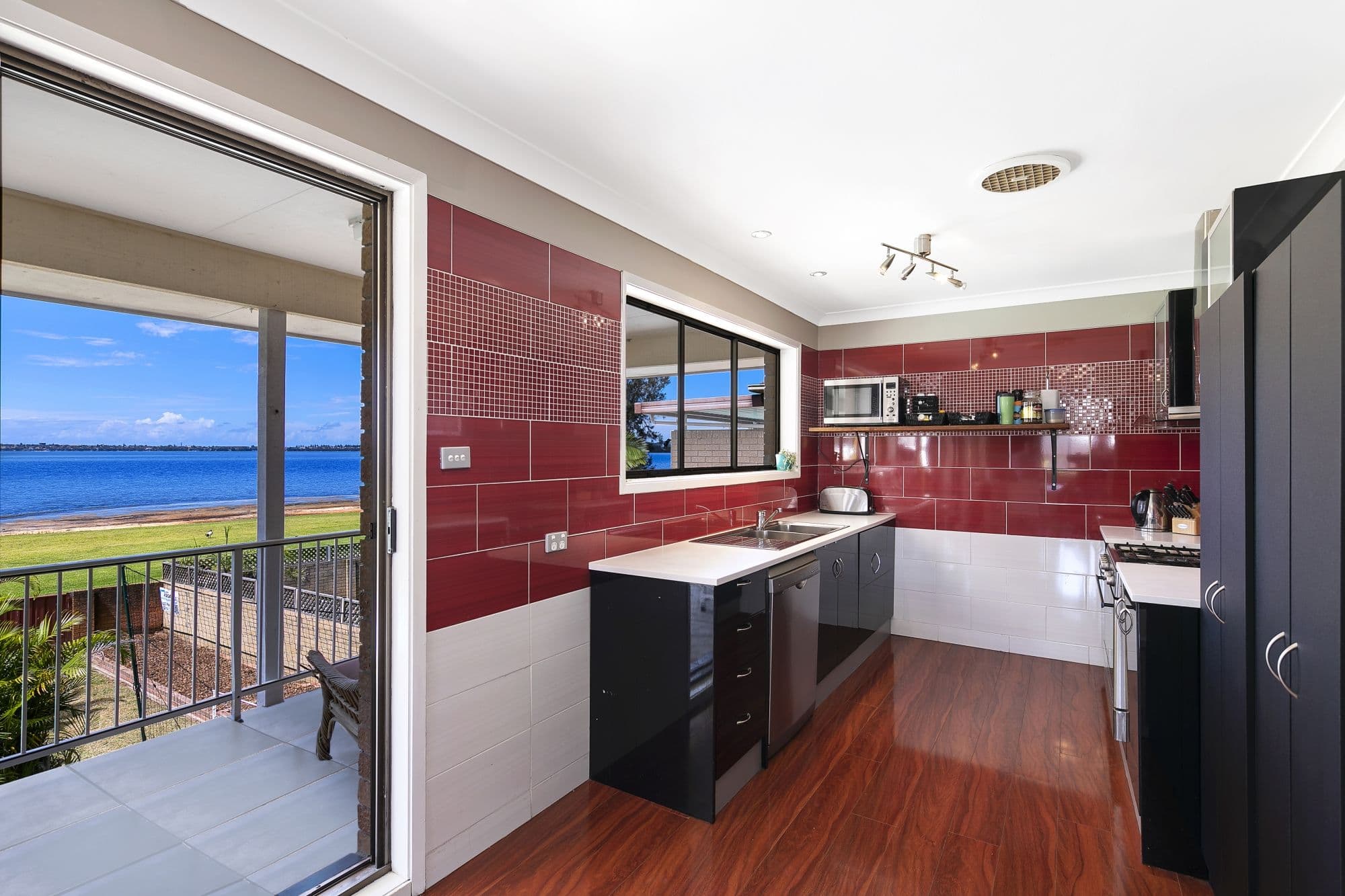 285 Lakedge Avenue, Berkeley Vale - Thumbnail 7