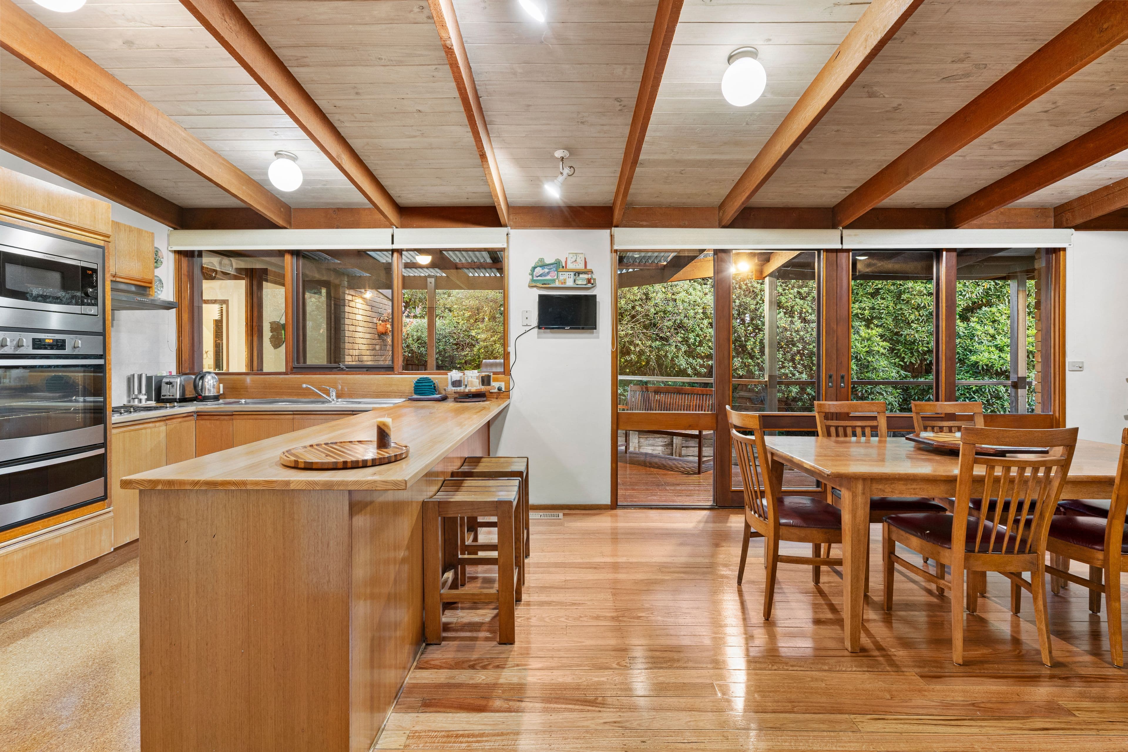 17 Ridgeview Street, Eltham VIC 3095, Eltham - Thumbnail 3