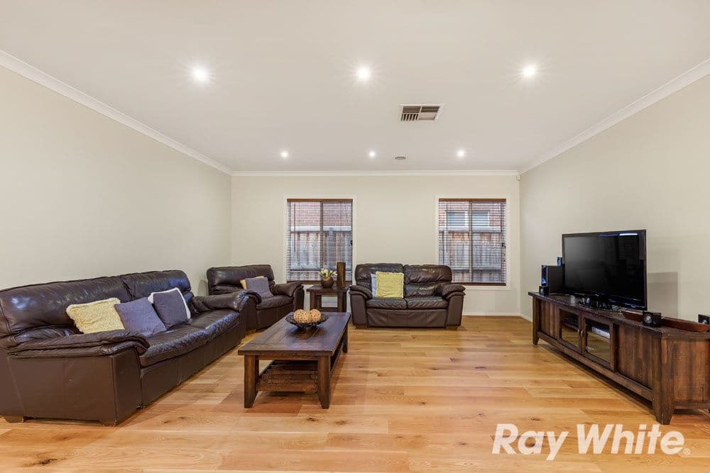 10 Pardalote Close, South Morang VIC 3752, South Morang - Thumbnail 3