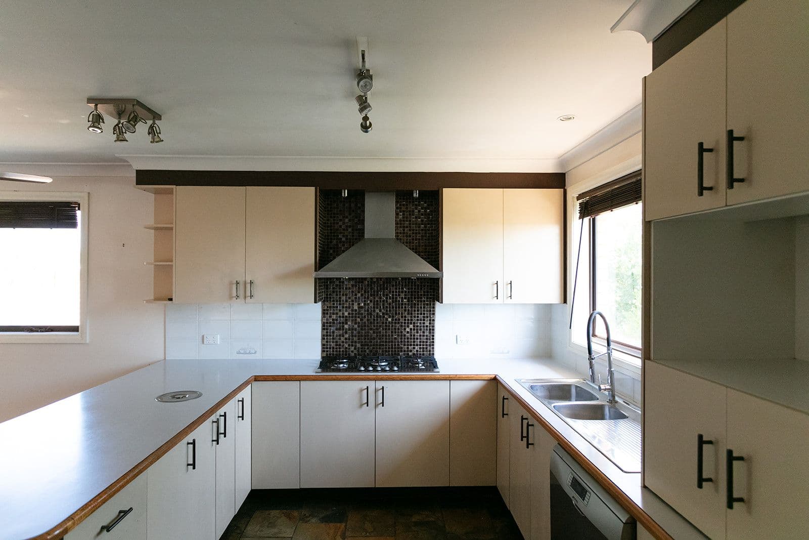 25 Kent Avenue, Orange - Thumbnail 8
