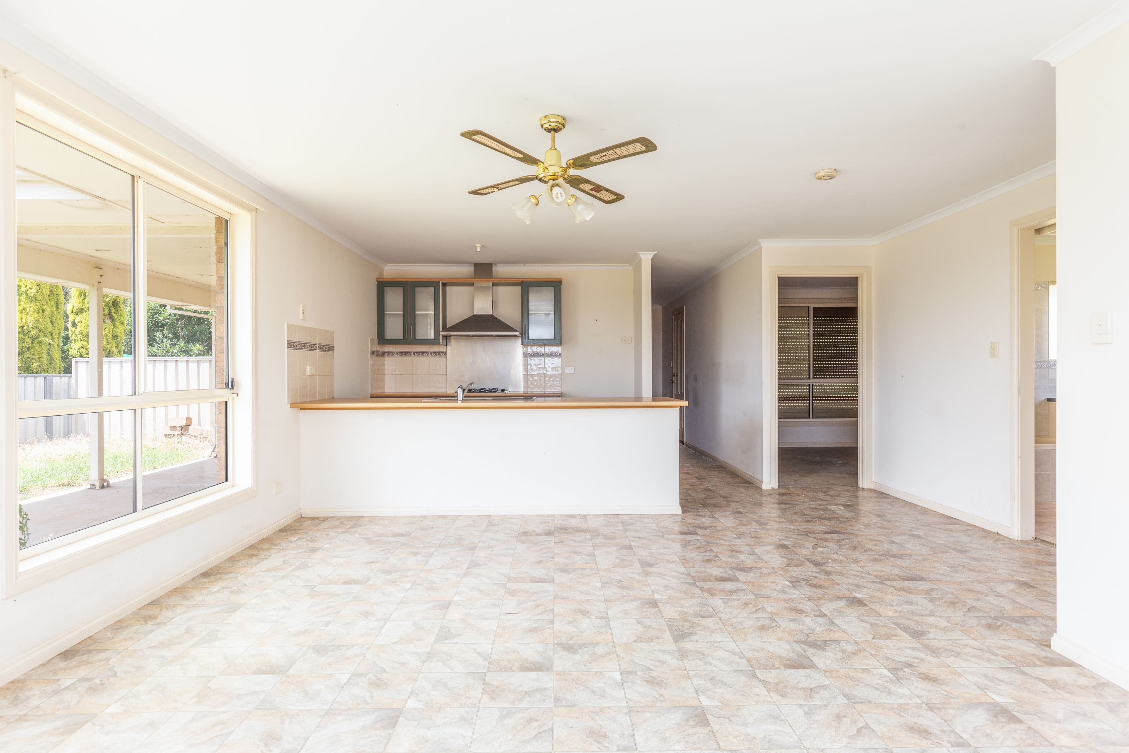 15 Glenhelen Road, Morphett Vale SA 5162, Morphett Vale - Thumbnail 3