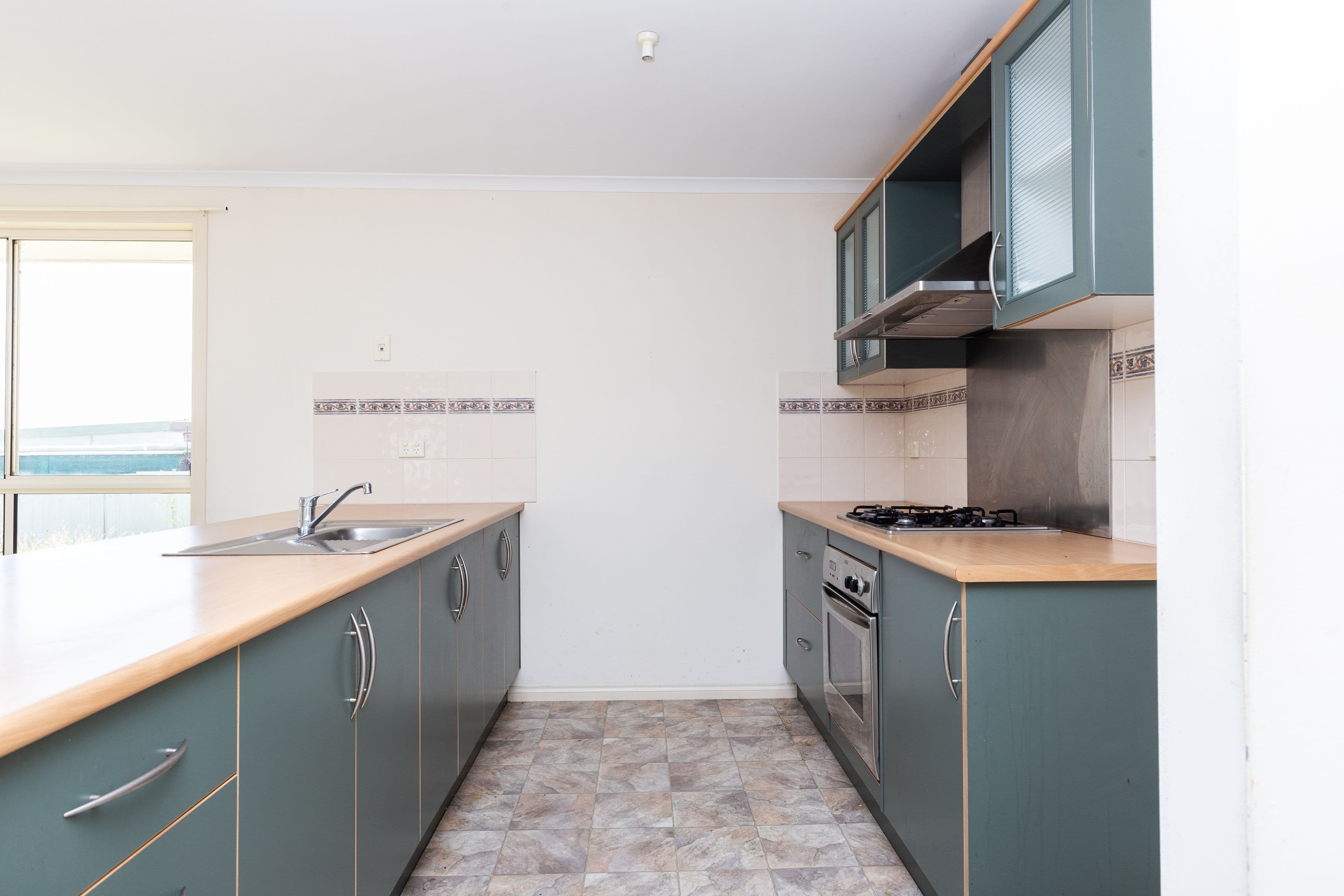 15 Glenhelen Road, Morphett Vale SA 5162, Morphett Vale - Thumbnail 4