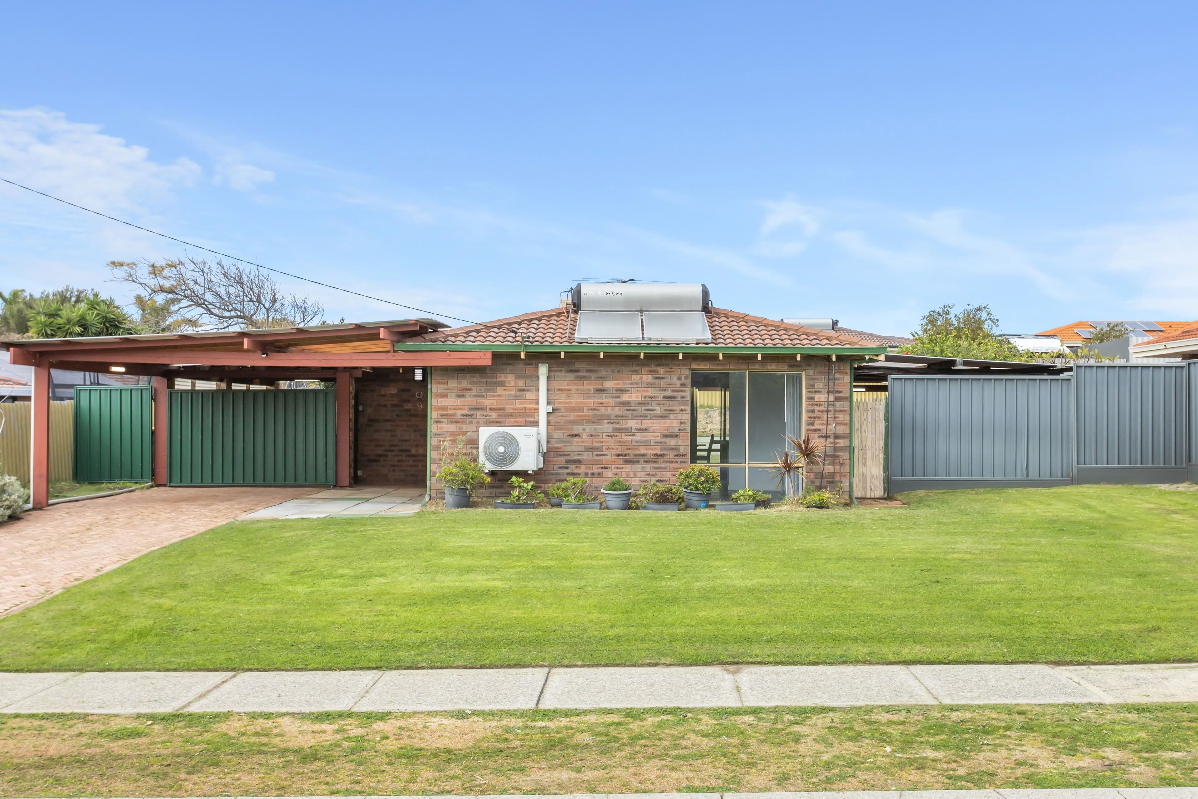 2/129 Marine Parade, San Remo, San Remo - Image 1