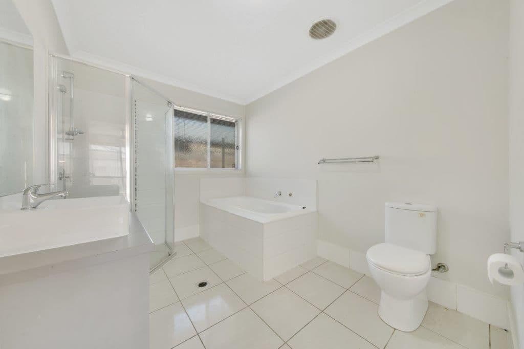 17 Bufflehead Road, Kirkwood QLD 4680, Kirkwood - Thumbnail 6