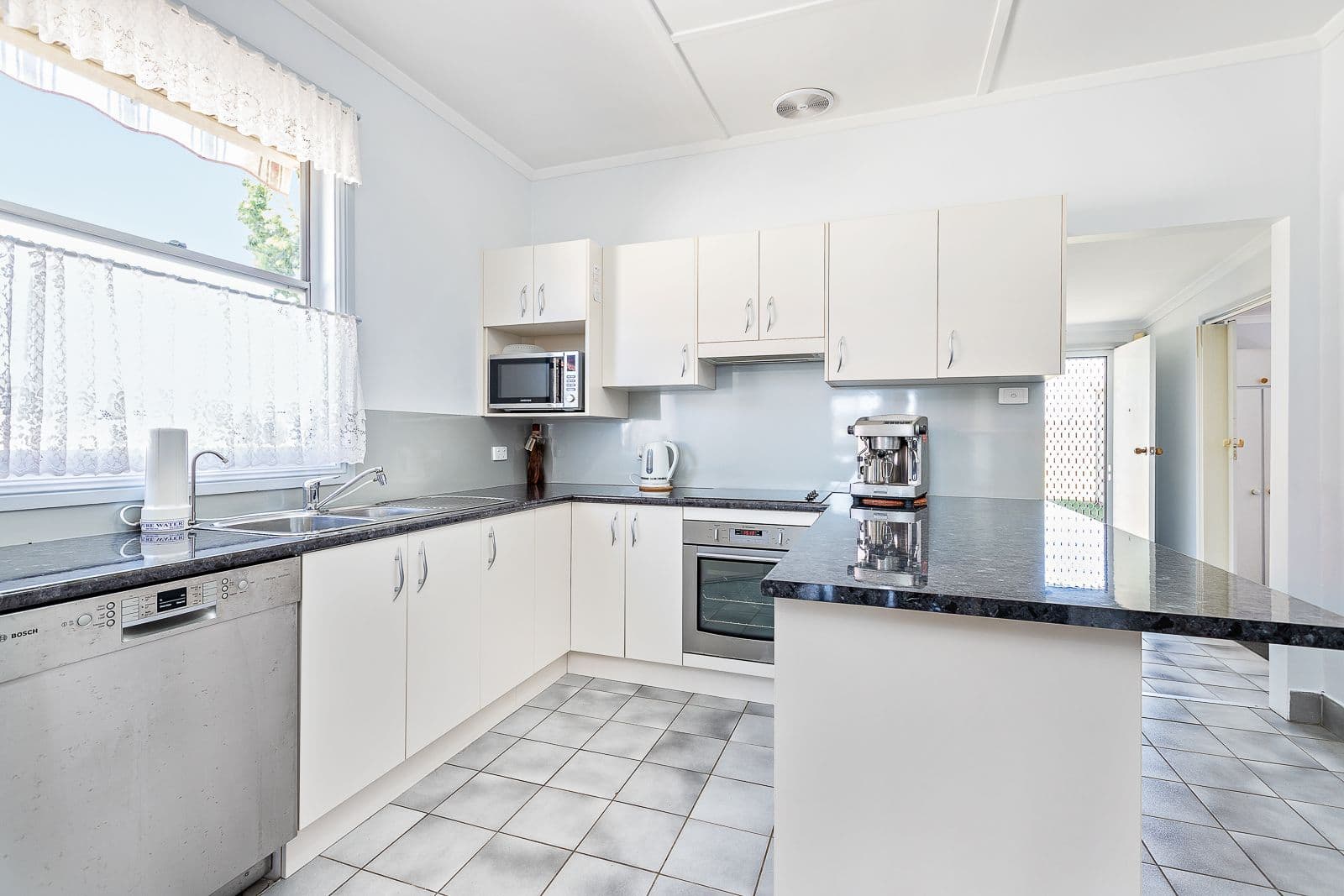 26 Deane Street, Belmont - Thumbnail 3
