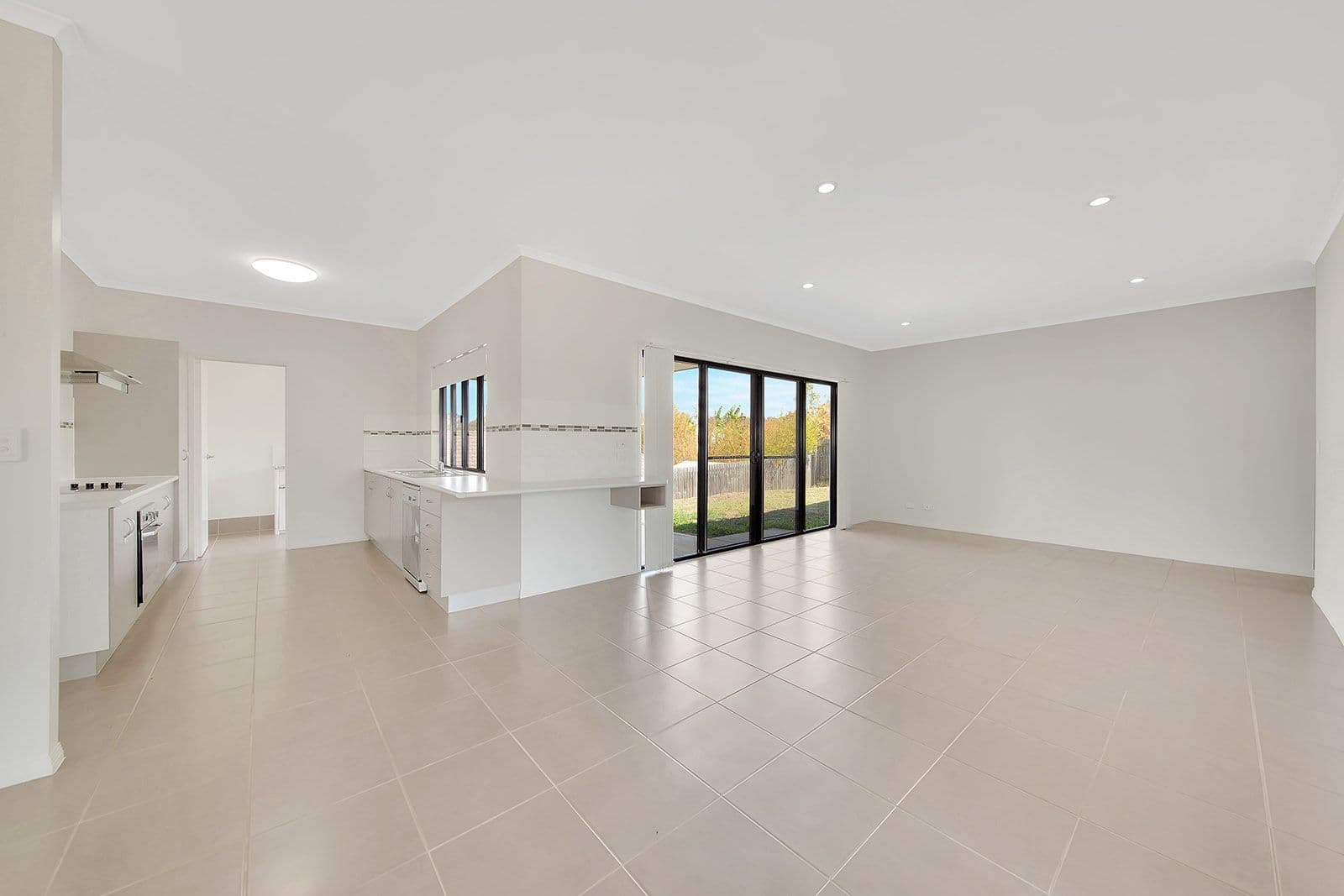 18 Skyline Drive, New Auckland QLD 4680, New Auckland - Thumbnail 7
