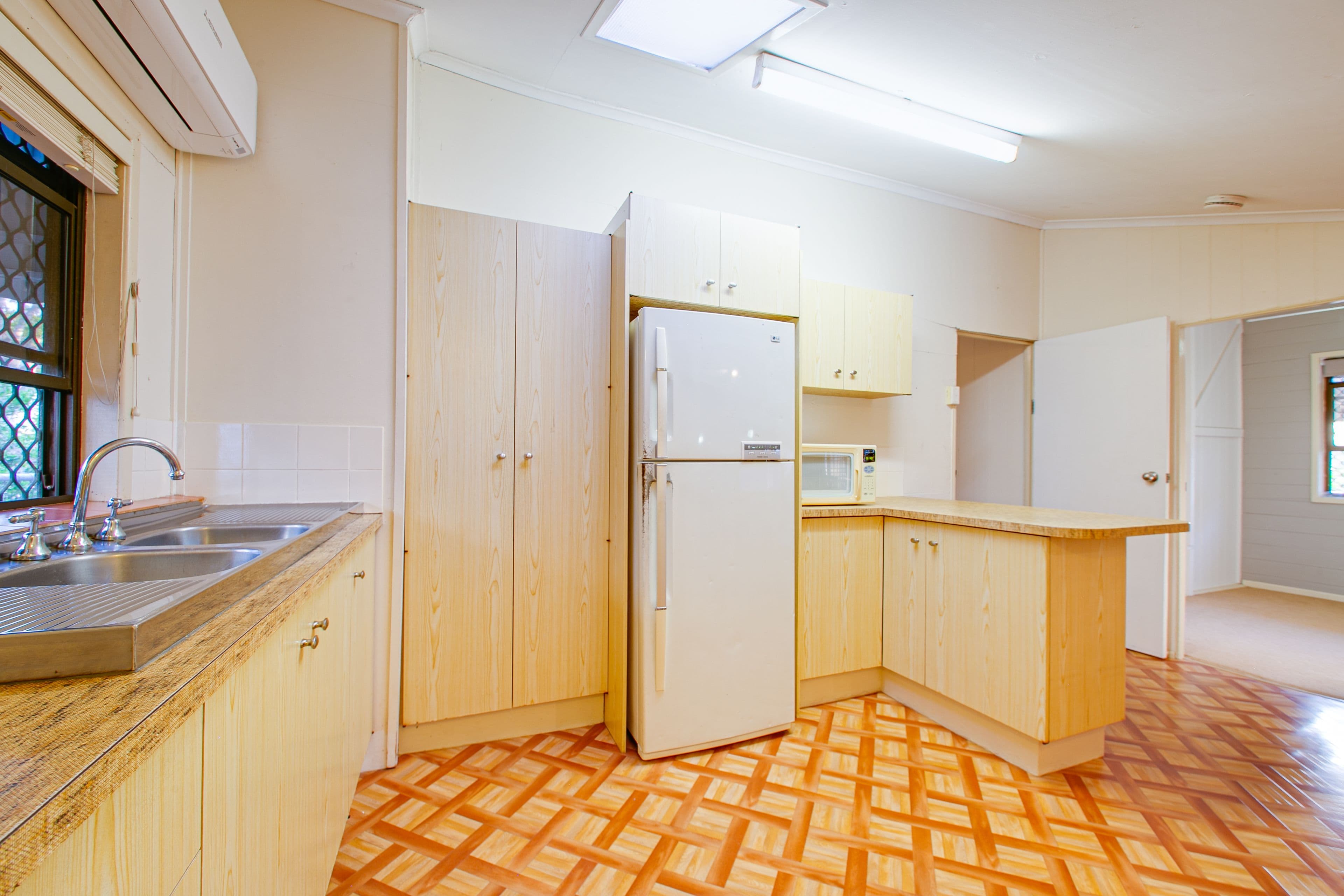 2 Ferguson Street, North Ipswich QLD 4305, North Ipswich - Thumbnail 7