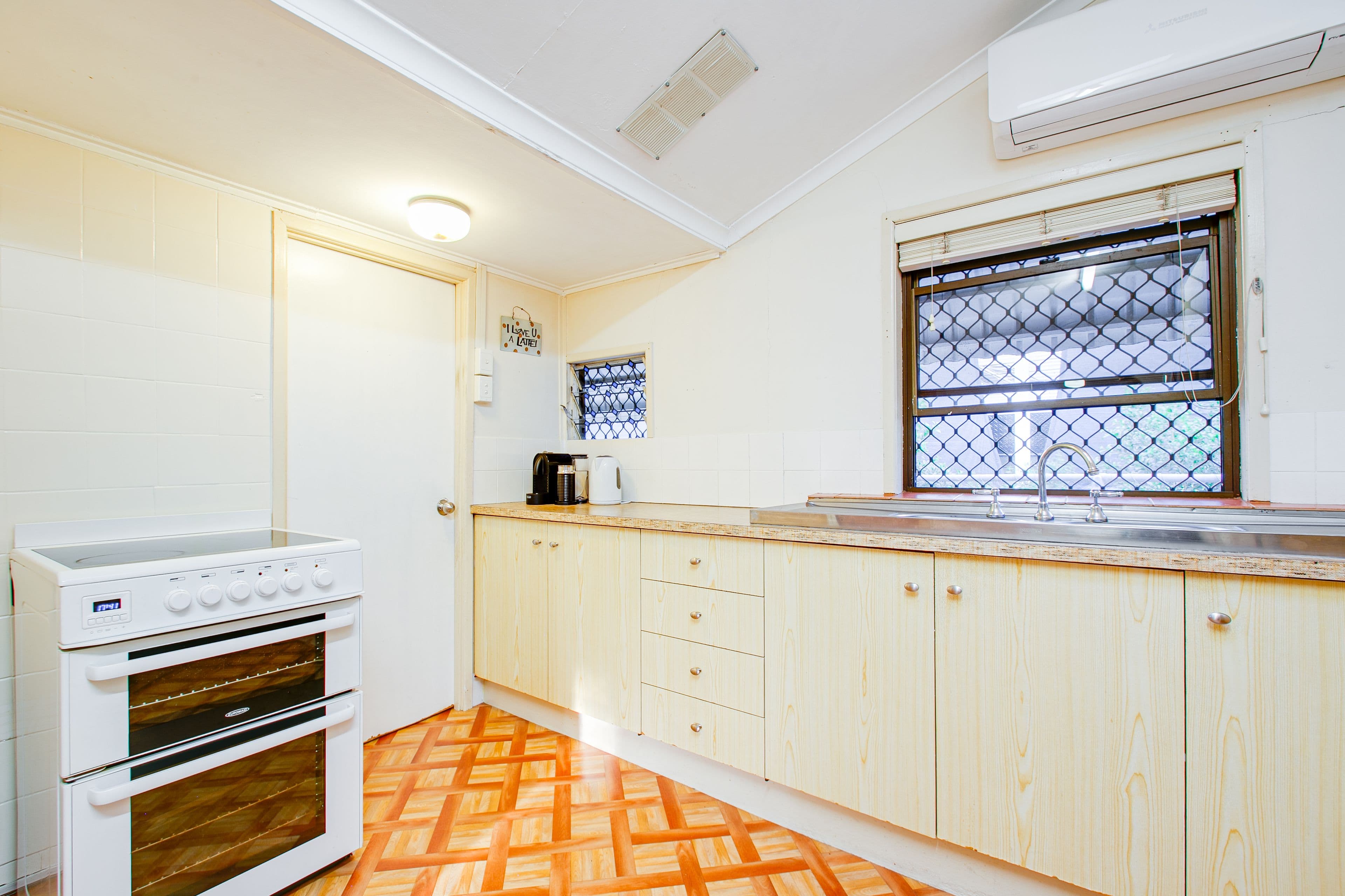 2 Ferguson Street, North Ipswich QLD 4305, North Ipswich - Thumbnail 8