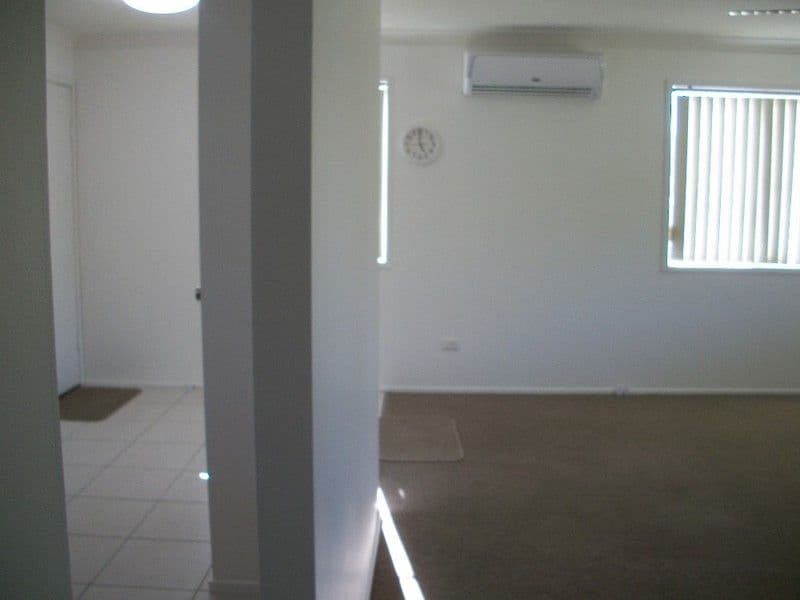 18 Capricorn Crescent, NORMAN GARDENS QLD 4701, Norman Gardens - Thumbnail 2