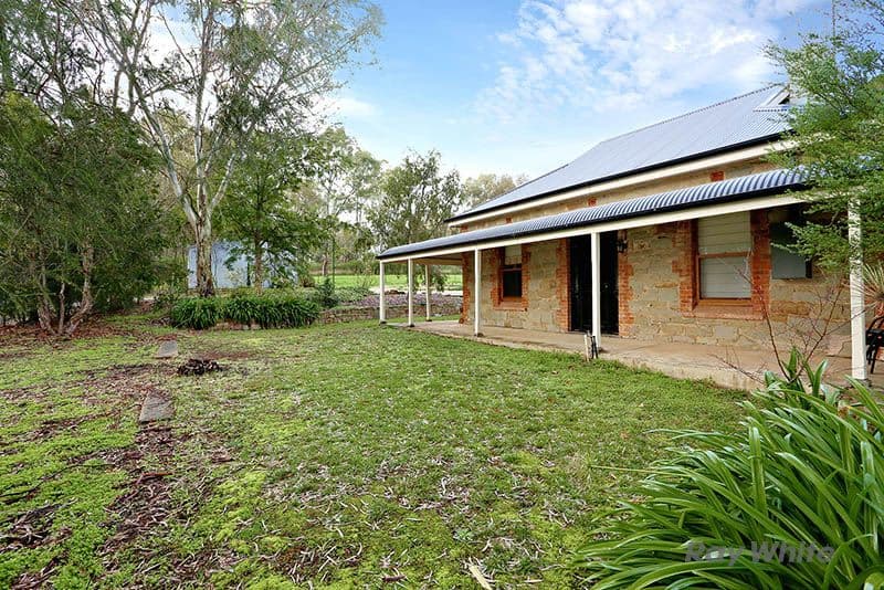 18 Wendouree Road, Clare SA 5453, Clare - Thumbnail 2