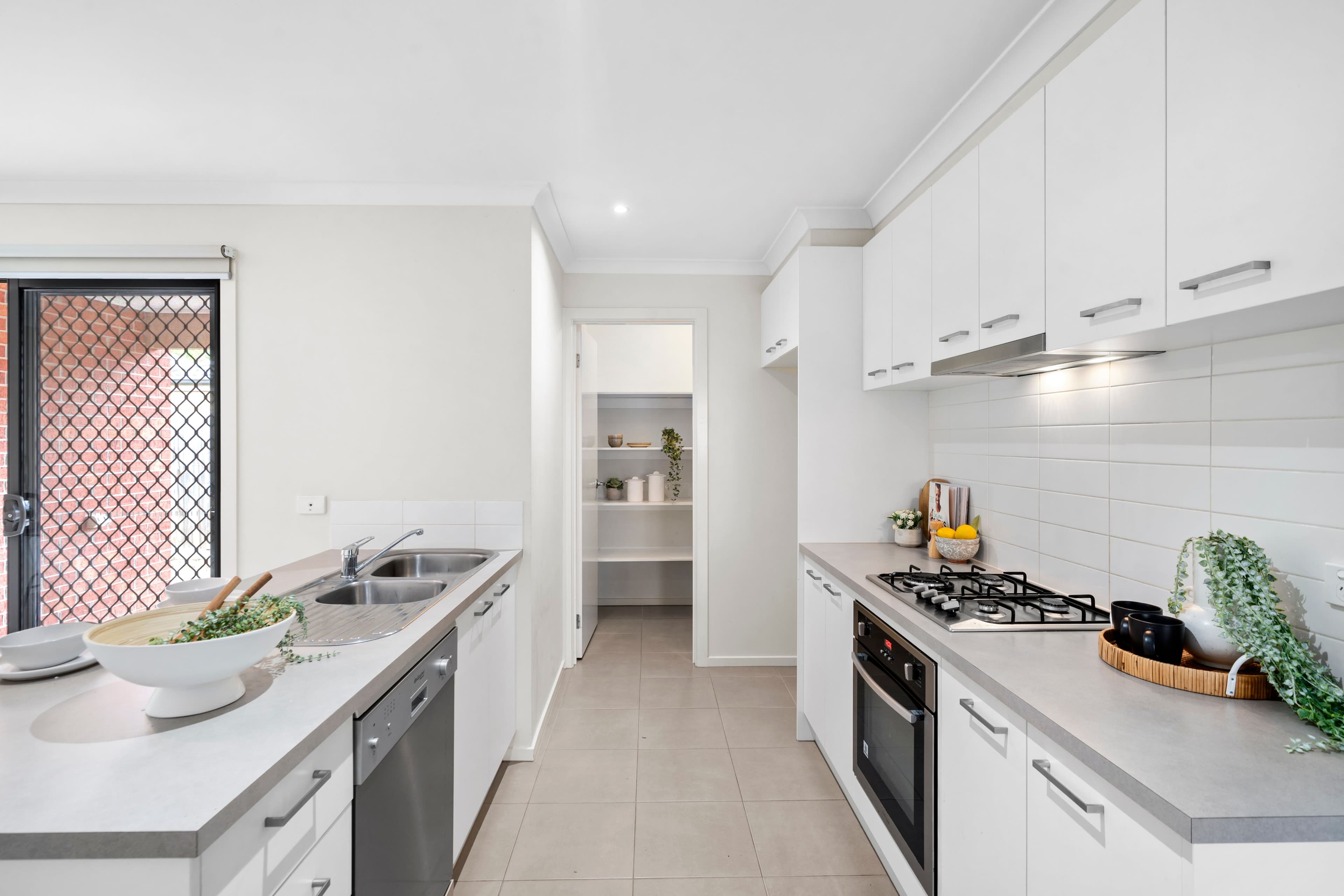 102 Phillip Drive, Sunbury VIC 3429, Sunbury - Thumbnail 3