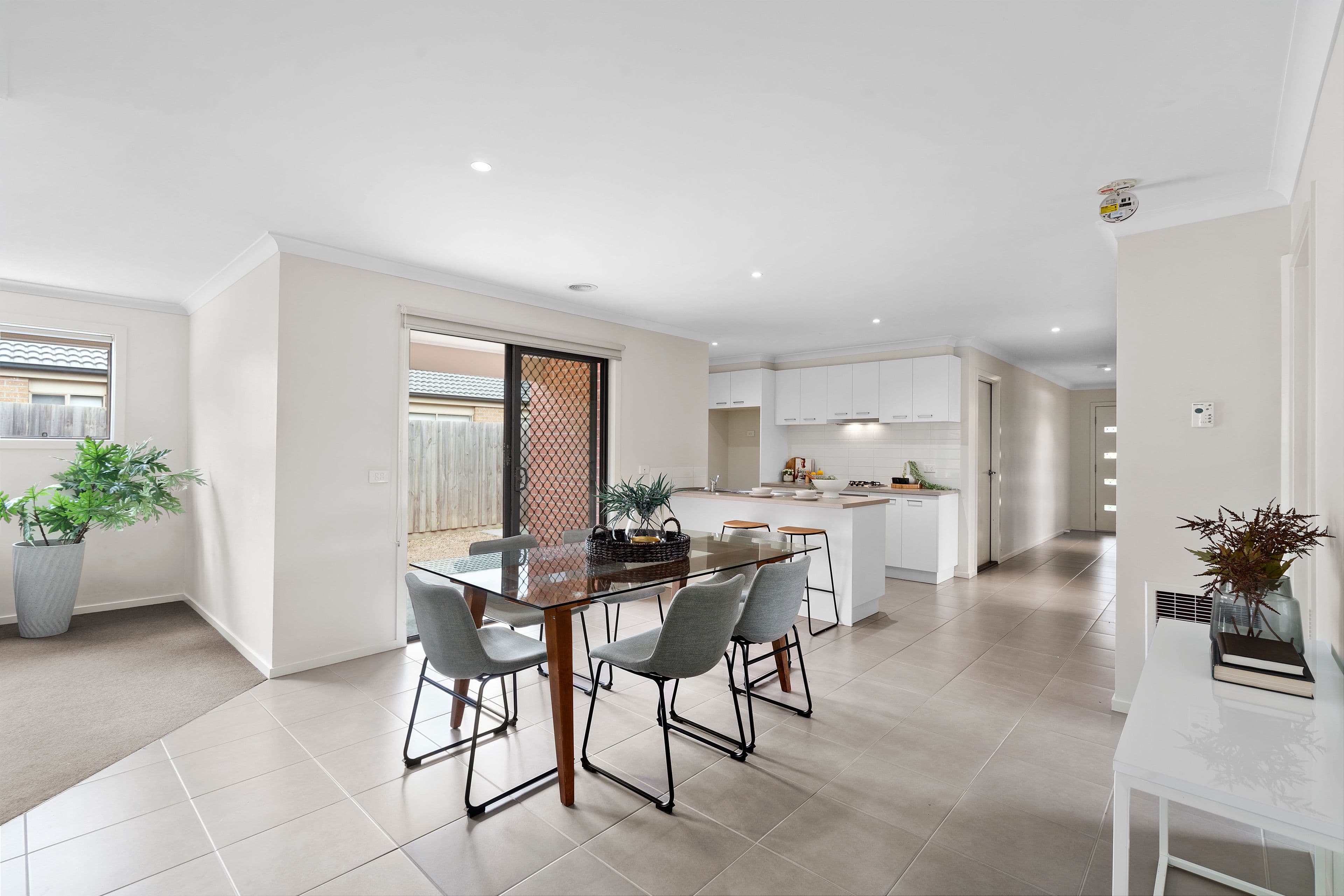 102 Phillip Drive, Sunbury VIC 3429, Sunbury - Thumbnail 4
