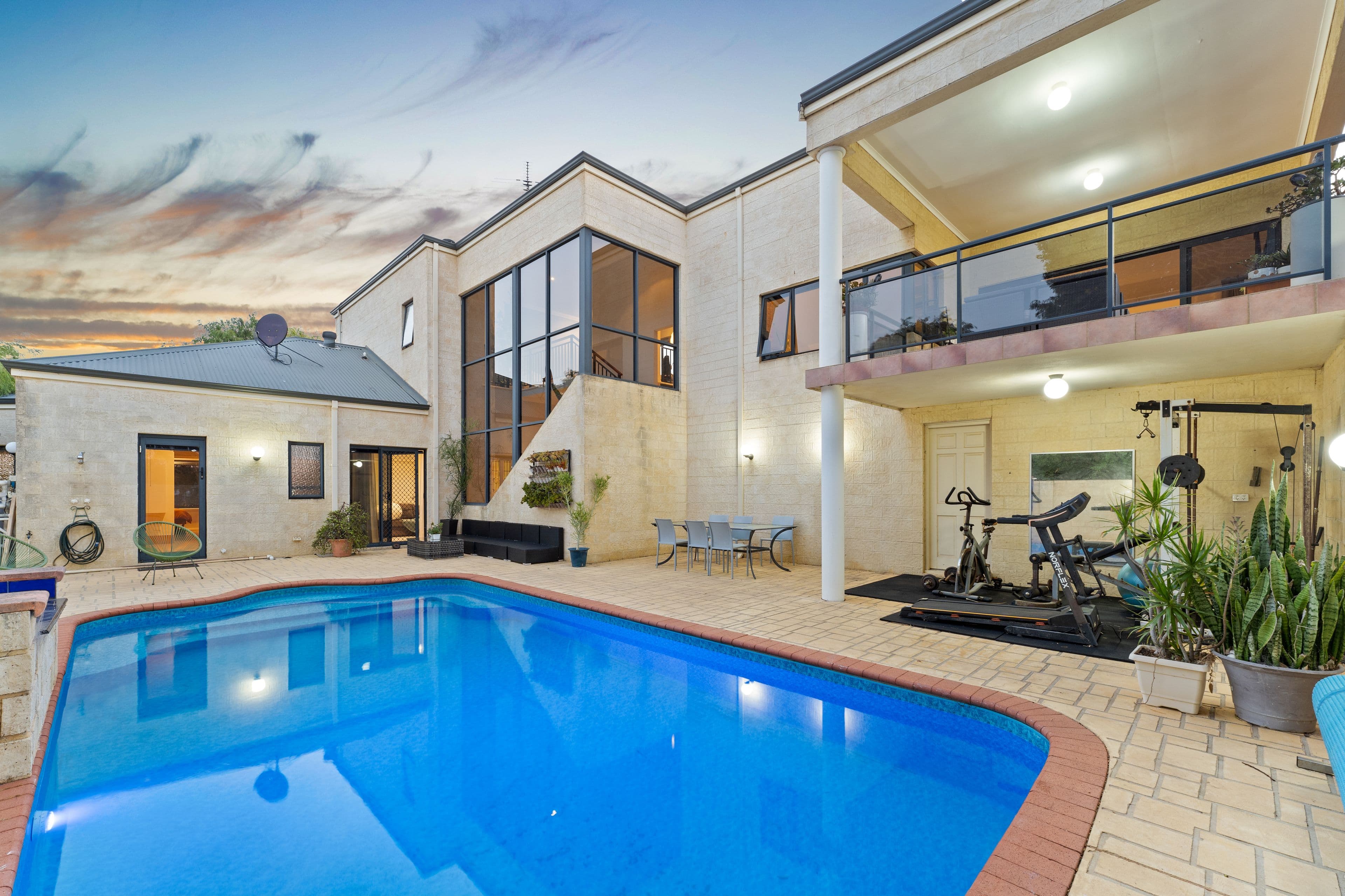 4 Kirkwall Close, Warnbro WA 6169, Warnbro - Thumbnail 4