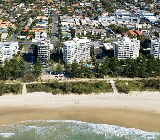 202 The Esplanade, BURLEIGH HEADS QLD 4220, Burleigh Heads - Thumbnail 2