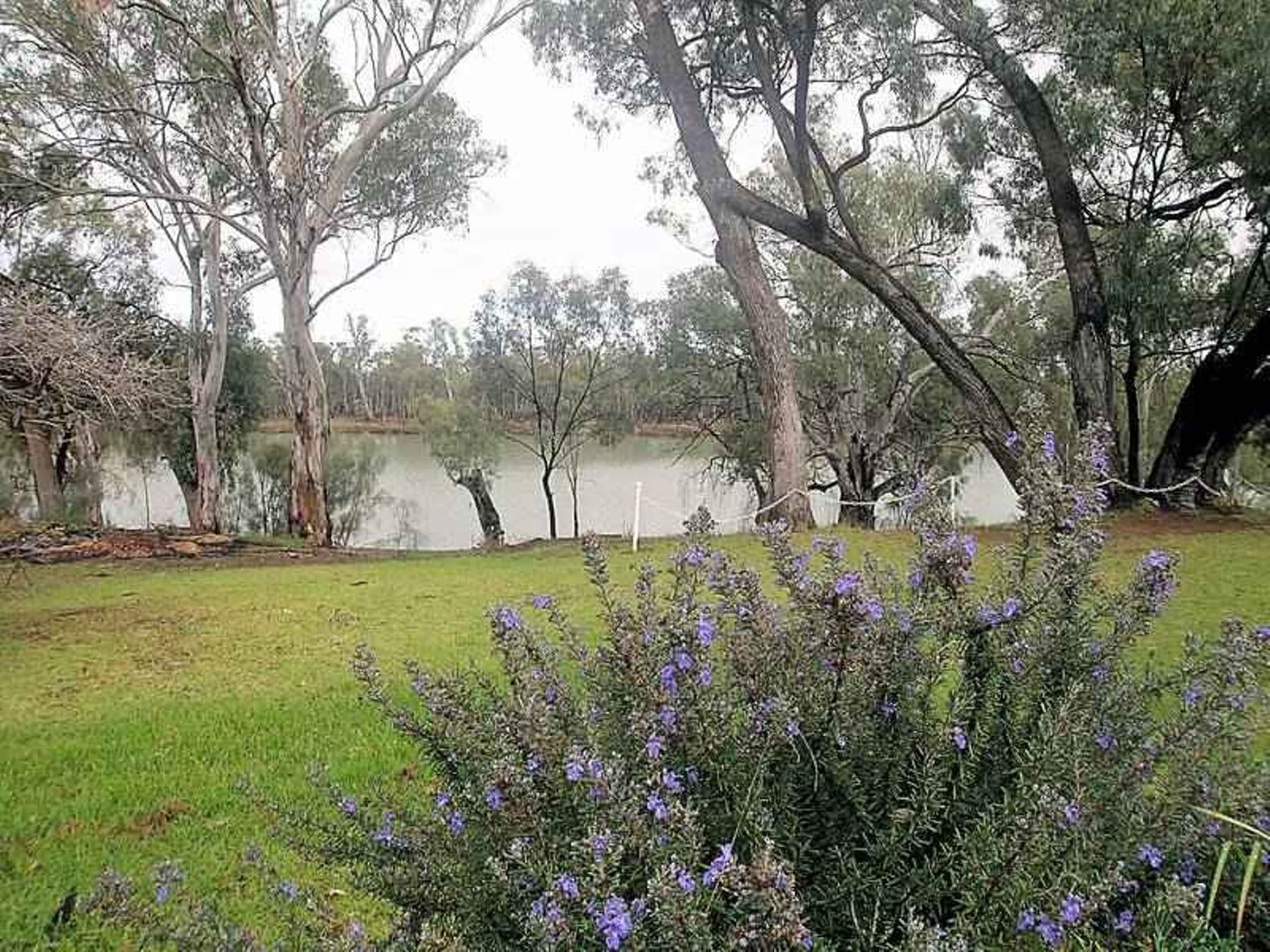 19 Sturt Highway, Trentham Cliffs - Image 1