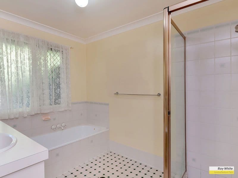 3 Carlie Court, REDBANK PLAINS QLD 4301, Redbank Plains - Thumbnail 4