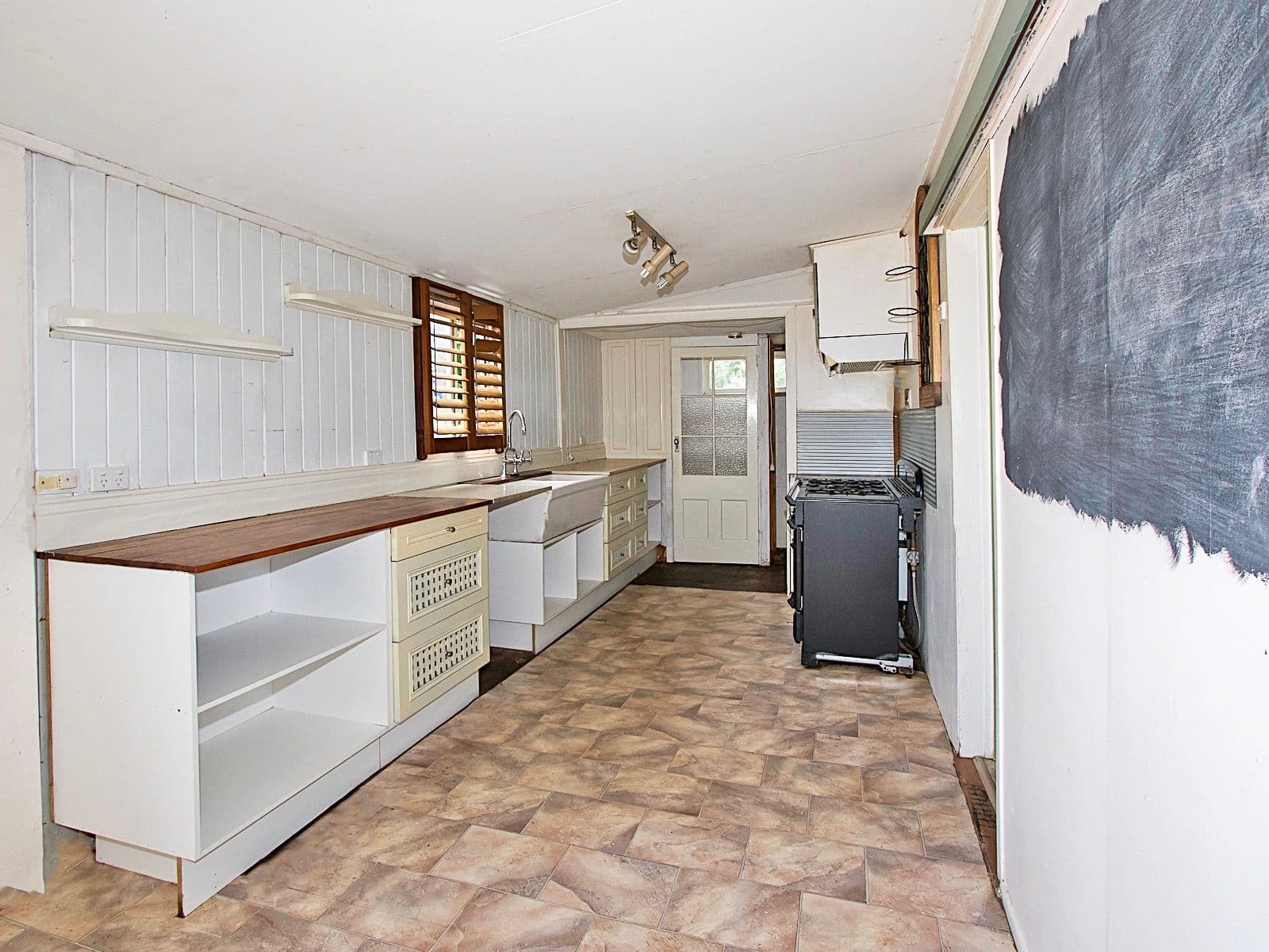 5 McCauley Street, Kilcoy QLD 4515, Kilcoy - Thumbnail 4