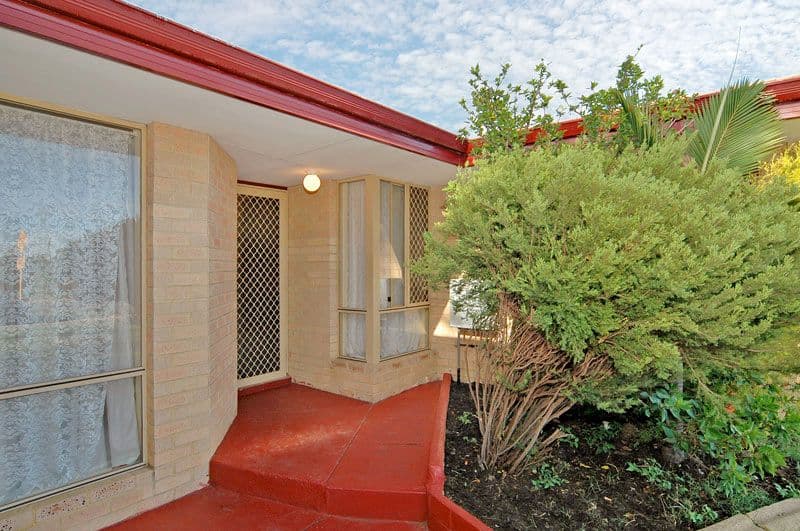 98 Bluegum Road, BEECHBORO WA 6063, Beechboro - Thumbnail 2