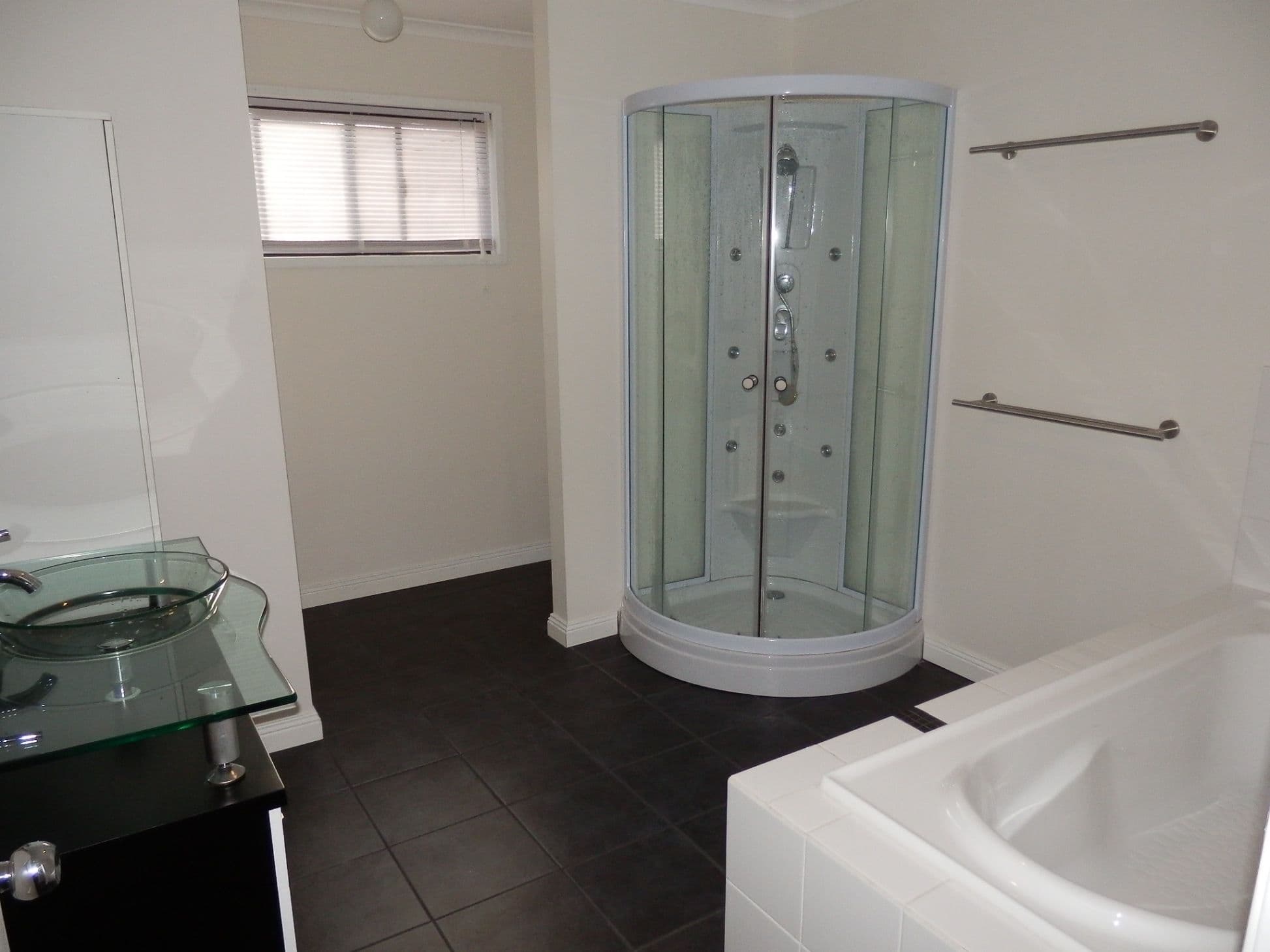 96 Goulburn Road, ECHUCA VIC 3564, Echuca - Thumbnail 3
