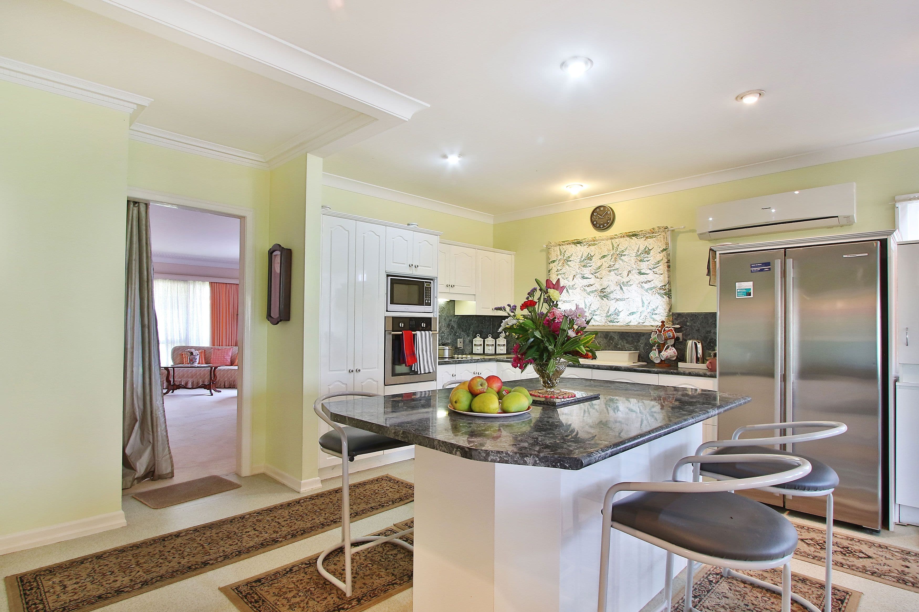 19 Paxton Street, Holland Park QLD 4121, Holland Park - Thumbnail 2