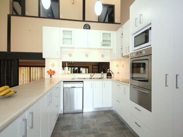16 Ayres Crescent, GEORGES HALL NSW 2198, Georges Hall - Thumbnail 3