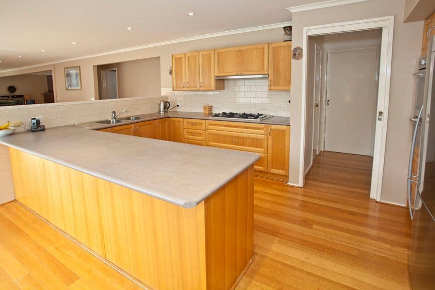 4 Summerhill Avenue, WHEELERS HILL VIC 3150, Wheelers Hill - Thumbnail 2